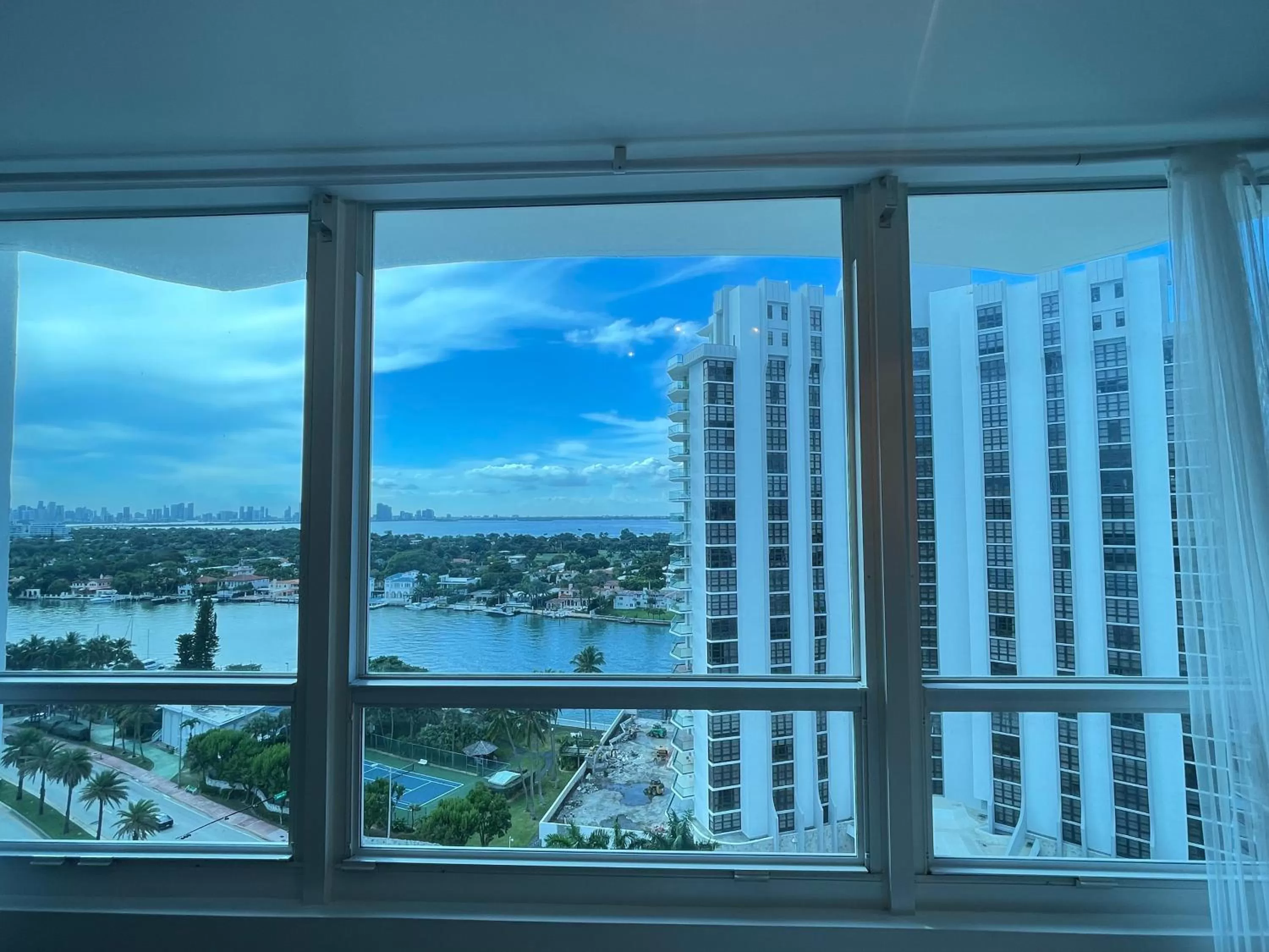 Studio with Lake View in SeaStays Apartments