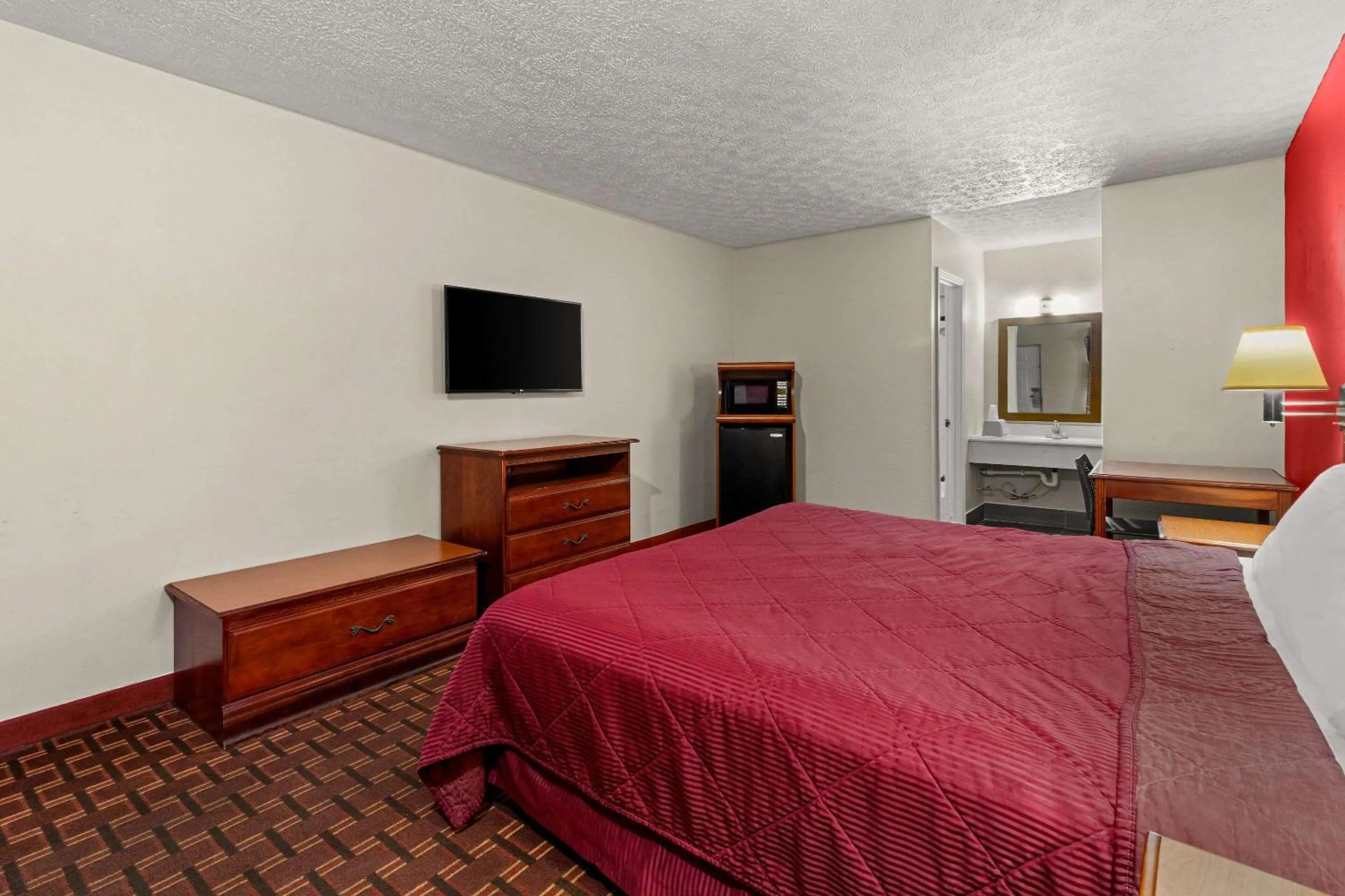Bedroom, Bed in Rodeway Inn Dickson