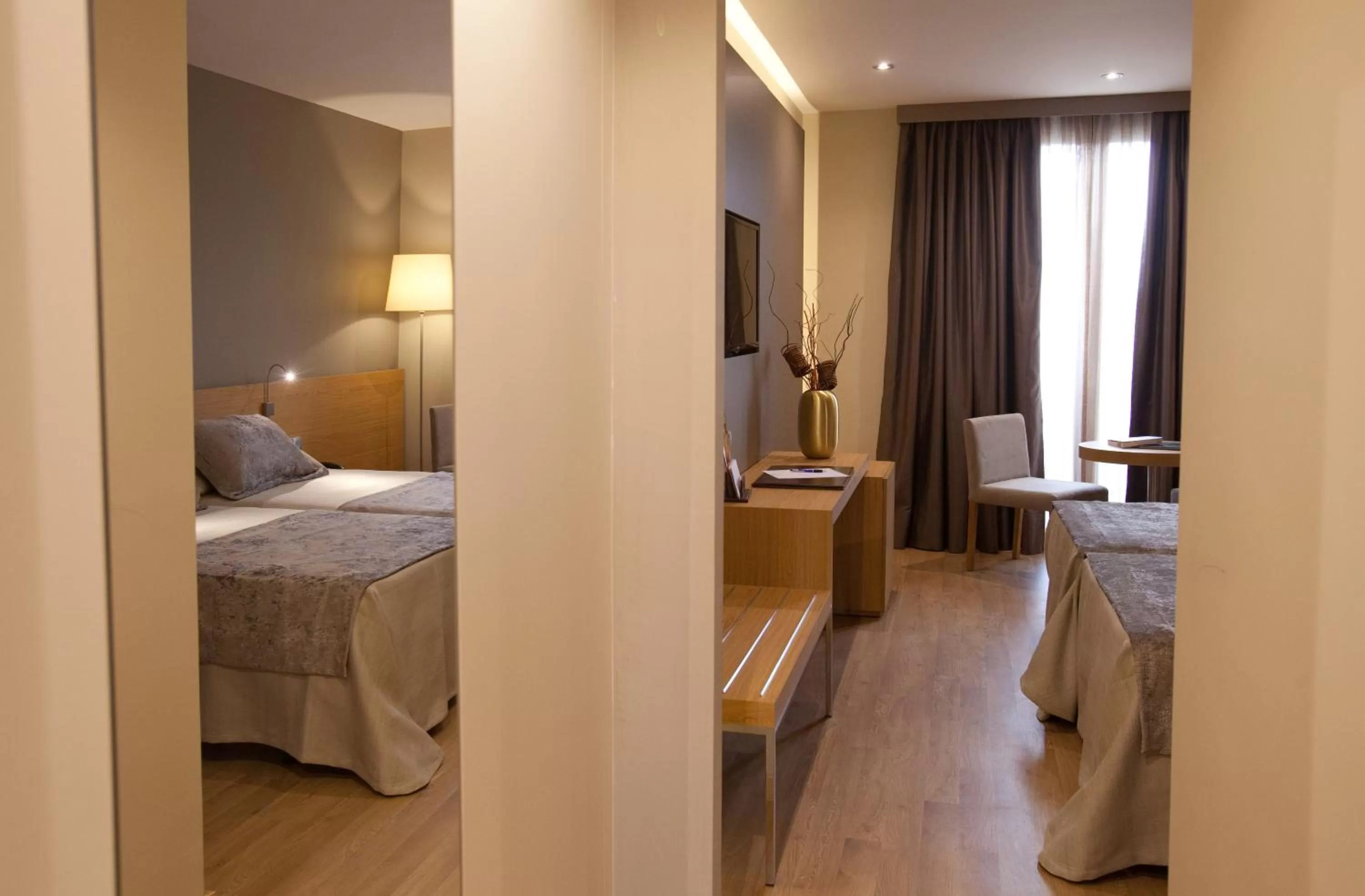 Photo of the whole room, Bed in M.A. Hotel Sevilla Congresos