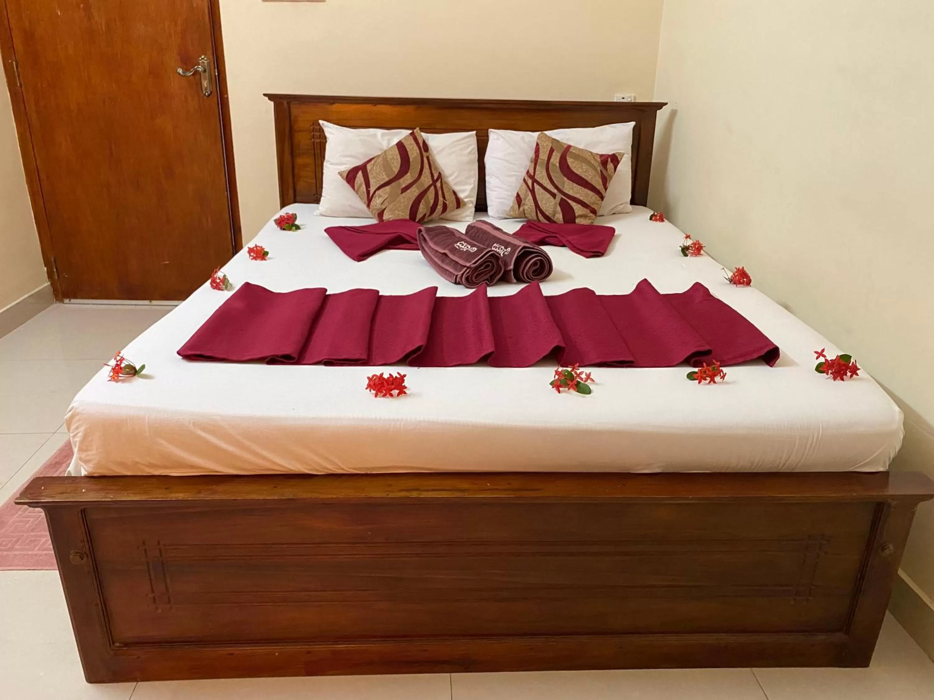 Bed in Yal's Town Inn