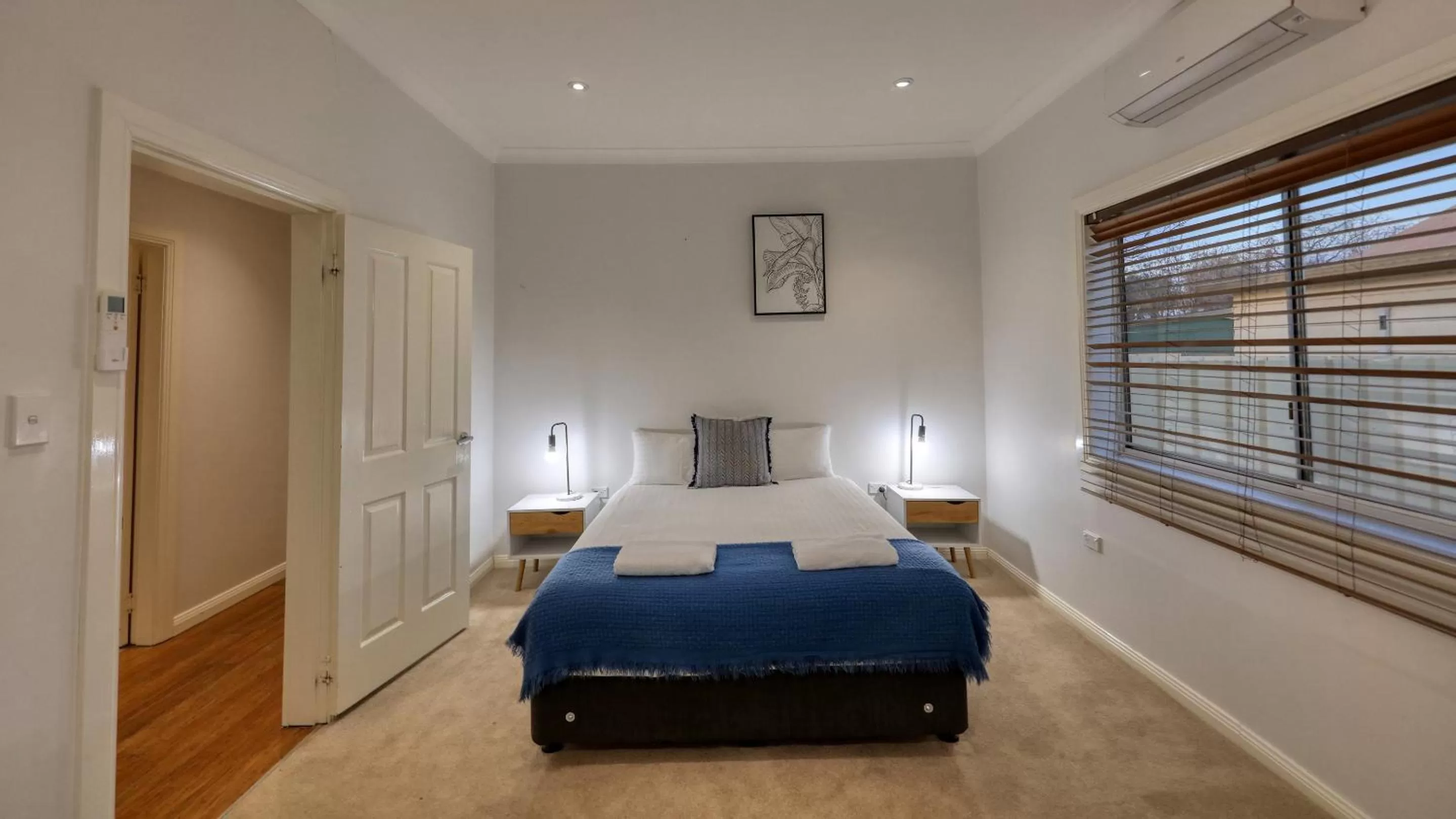 Bed in Castlereagh Lodge Motel