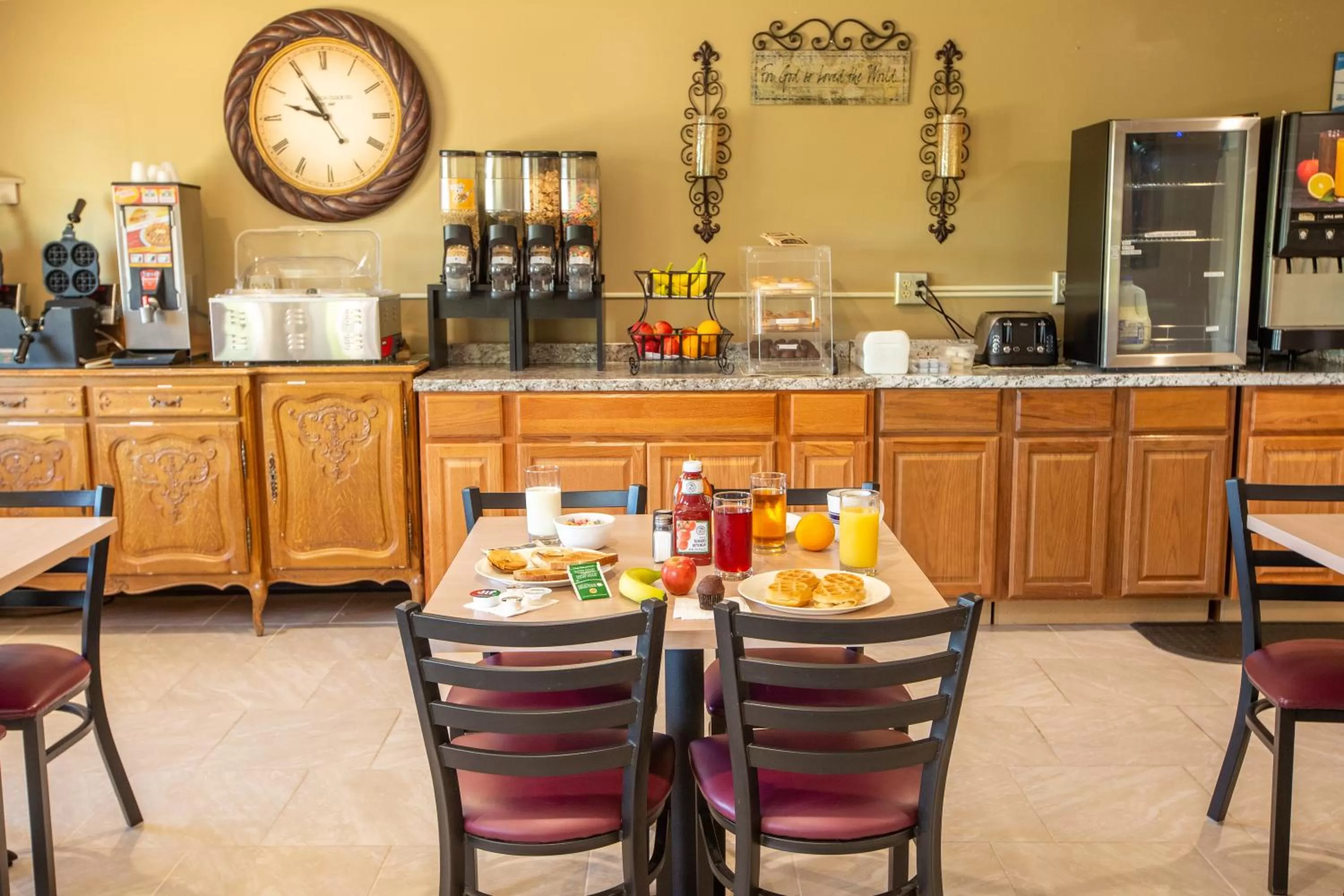 Restaurant/places to eat in Rosebud Inn