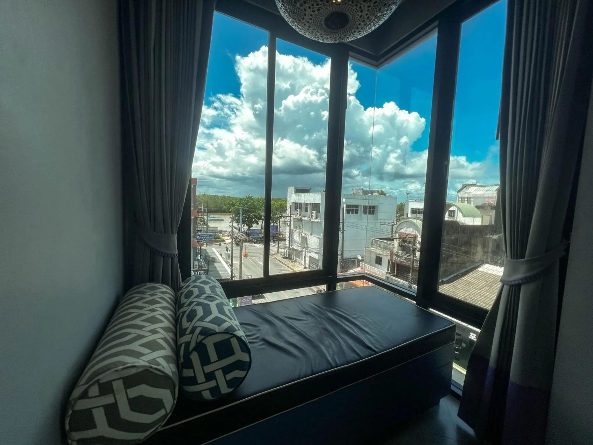 View (from property/room), Bed in Srisawara Casa Hotel