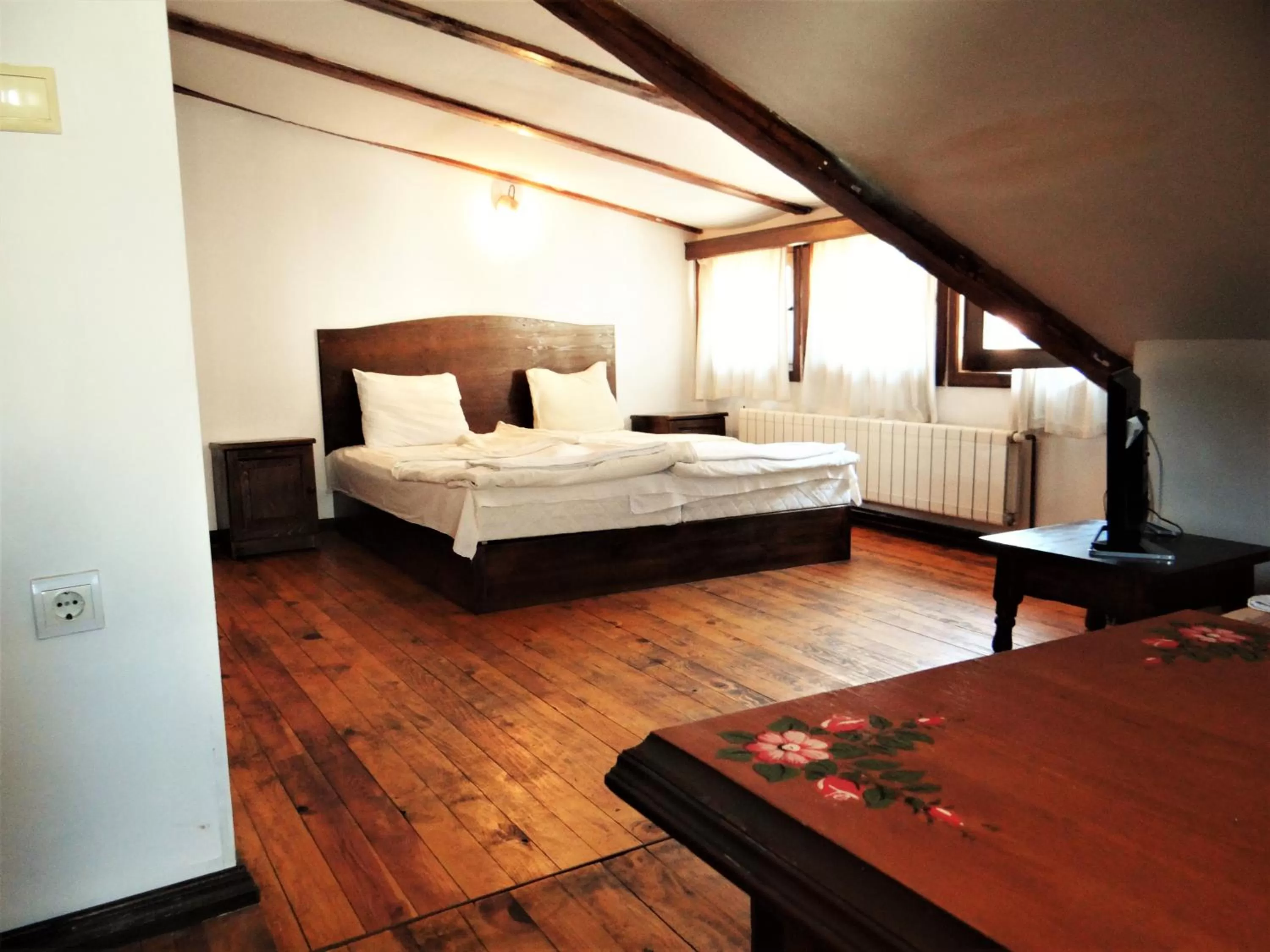 Photo of the whole room, Bed in The Old House Family Hotel