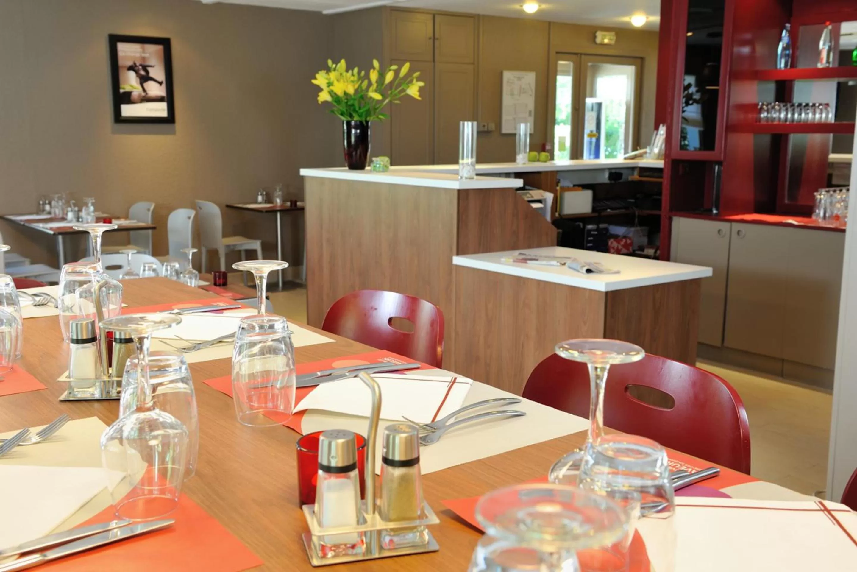 Restaurant/places to eat in Campanile Bourg-En-Bresse ~ Viriat