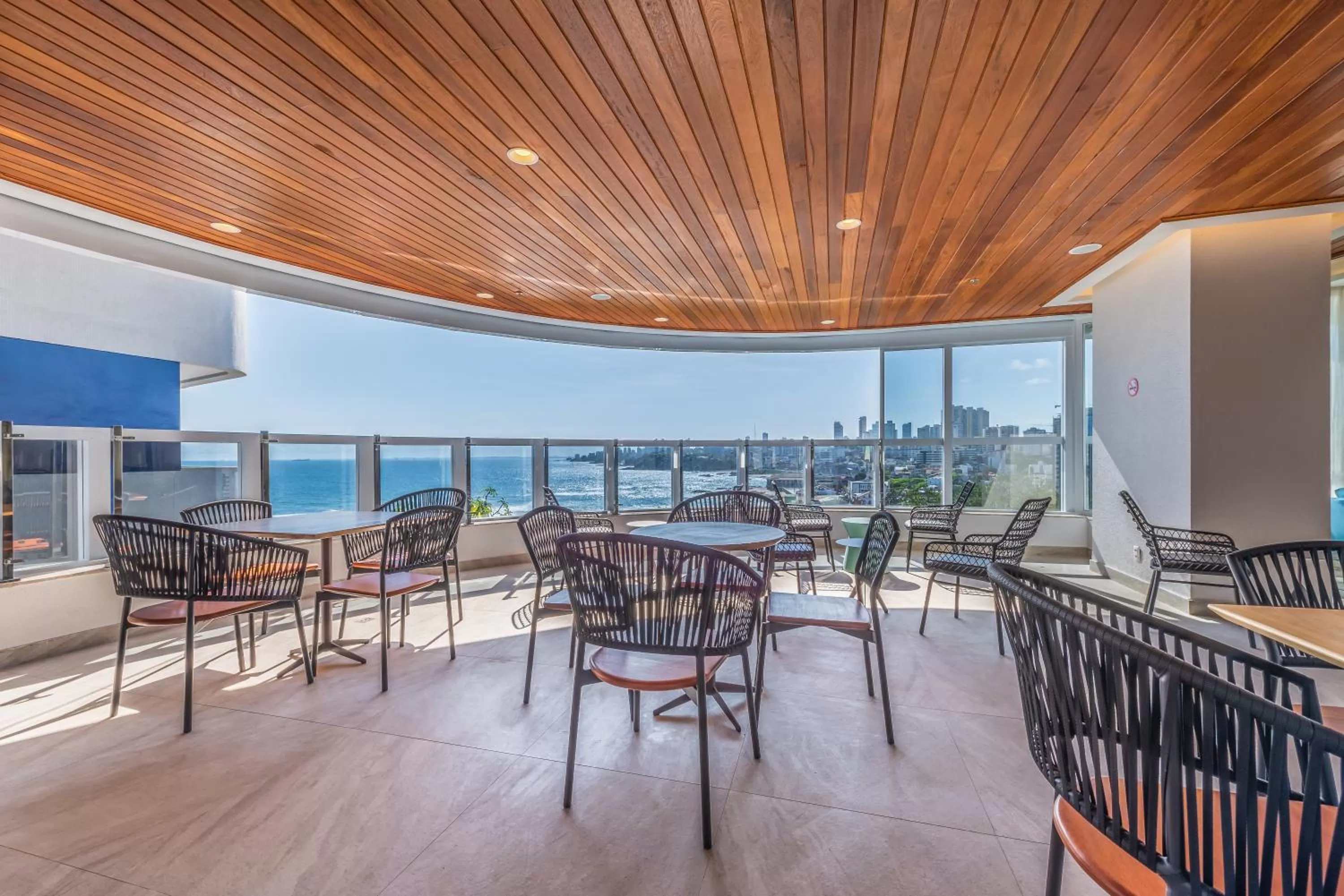 Restaurant/places to eat in Novotel Salvador Rio Vermelho