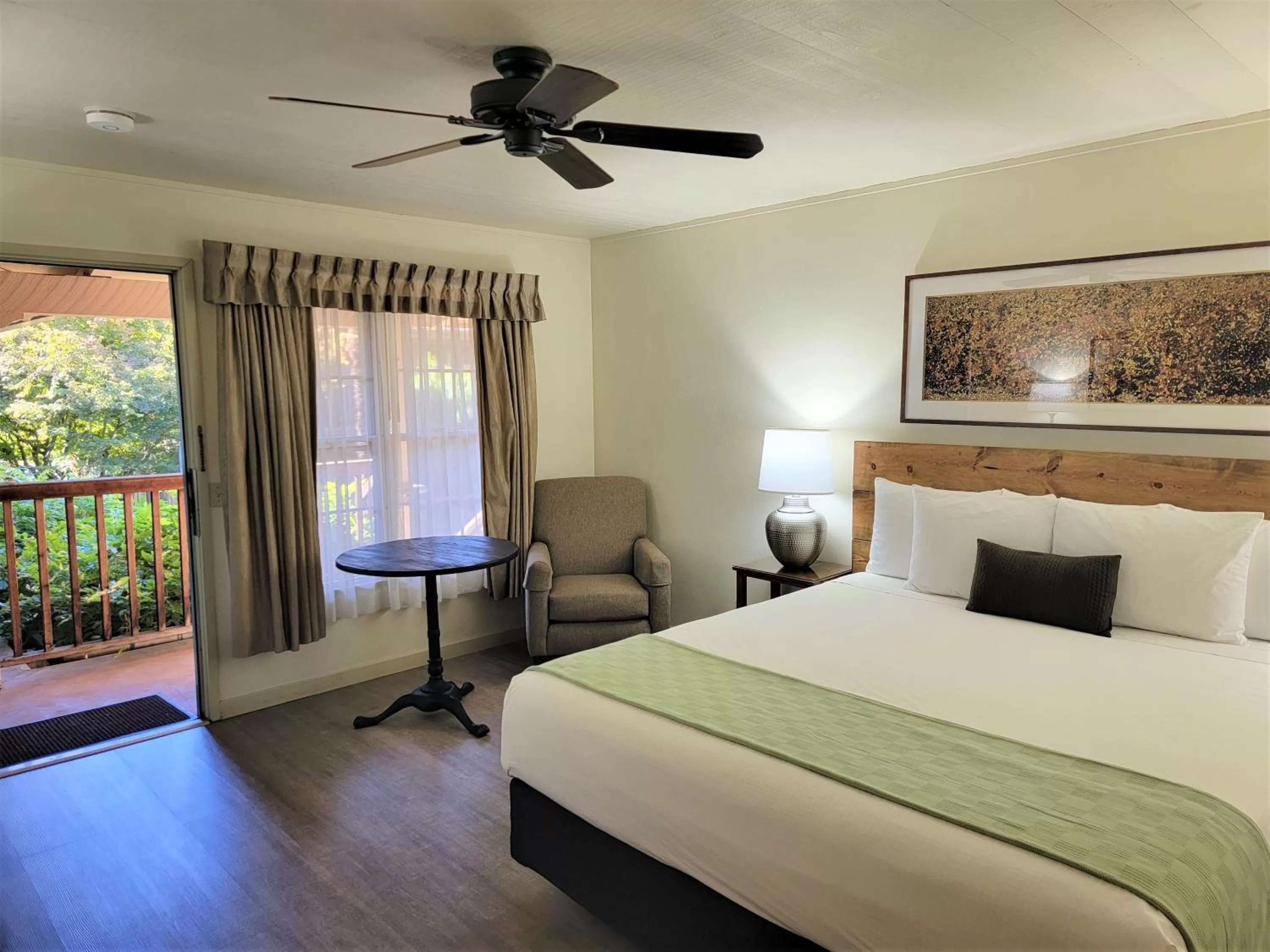 Standard King Room in El Pueblo Inn