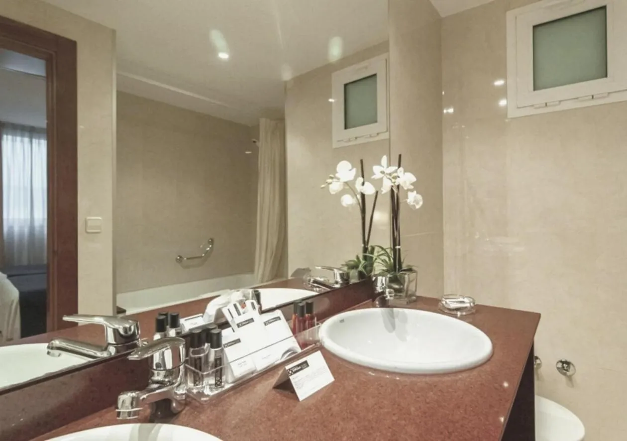 Bathroom in Hotel RH Sorolla Centro