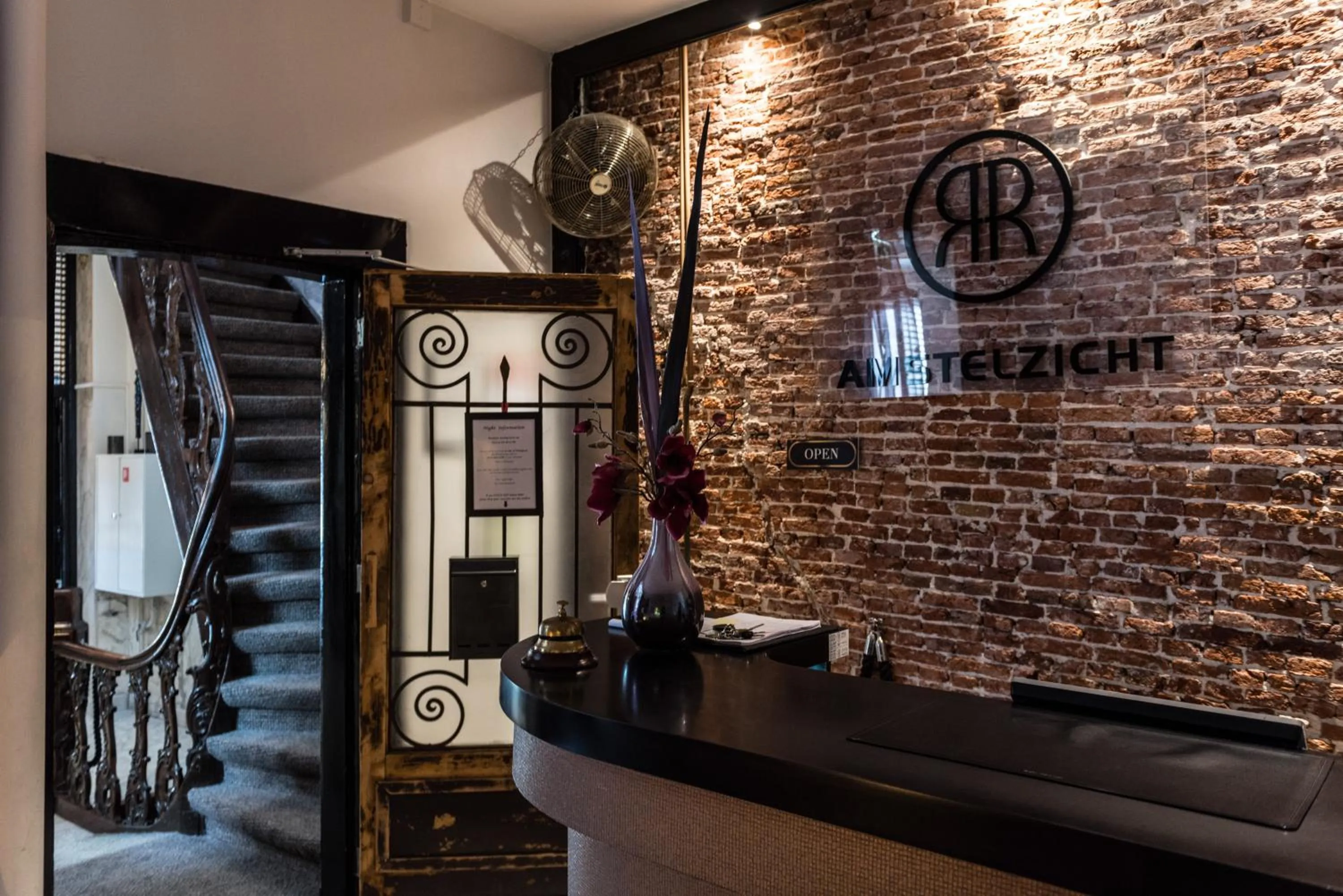 Property logo or sign in Hotel Amstelzicht