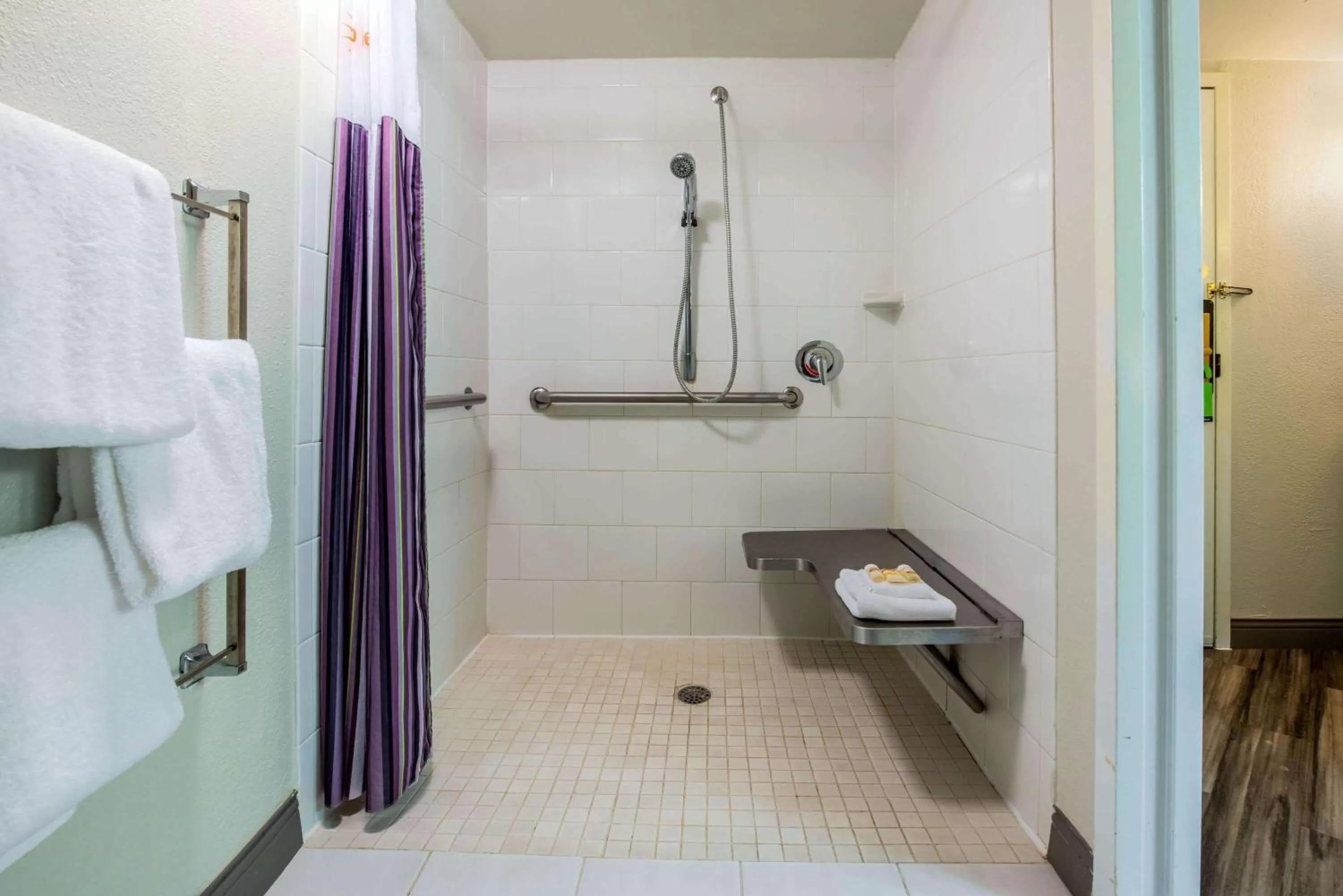 Shower in La Quinta by Wyndham Fort Lauderdale Tamarac