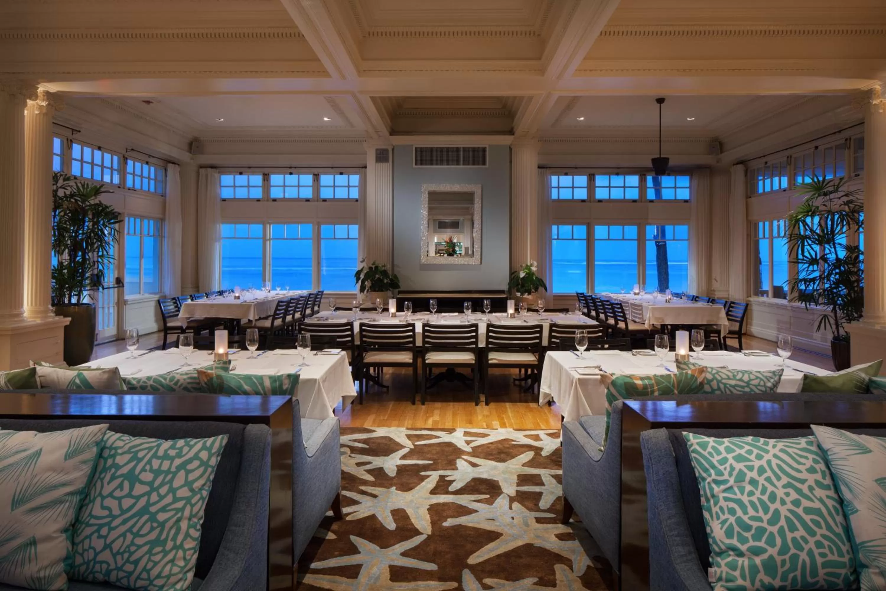 Beach in Moana Surfrider, A Westin Resort & Spa, Waikiki Beach