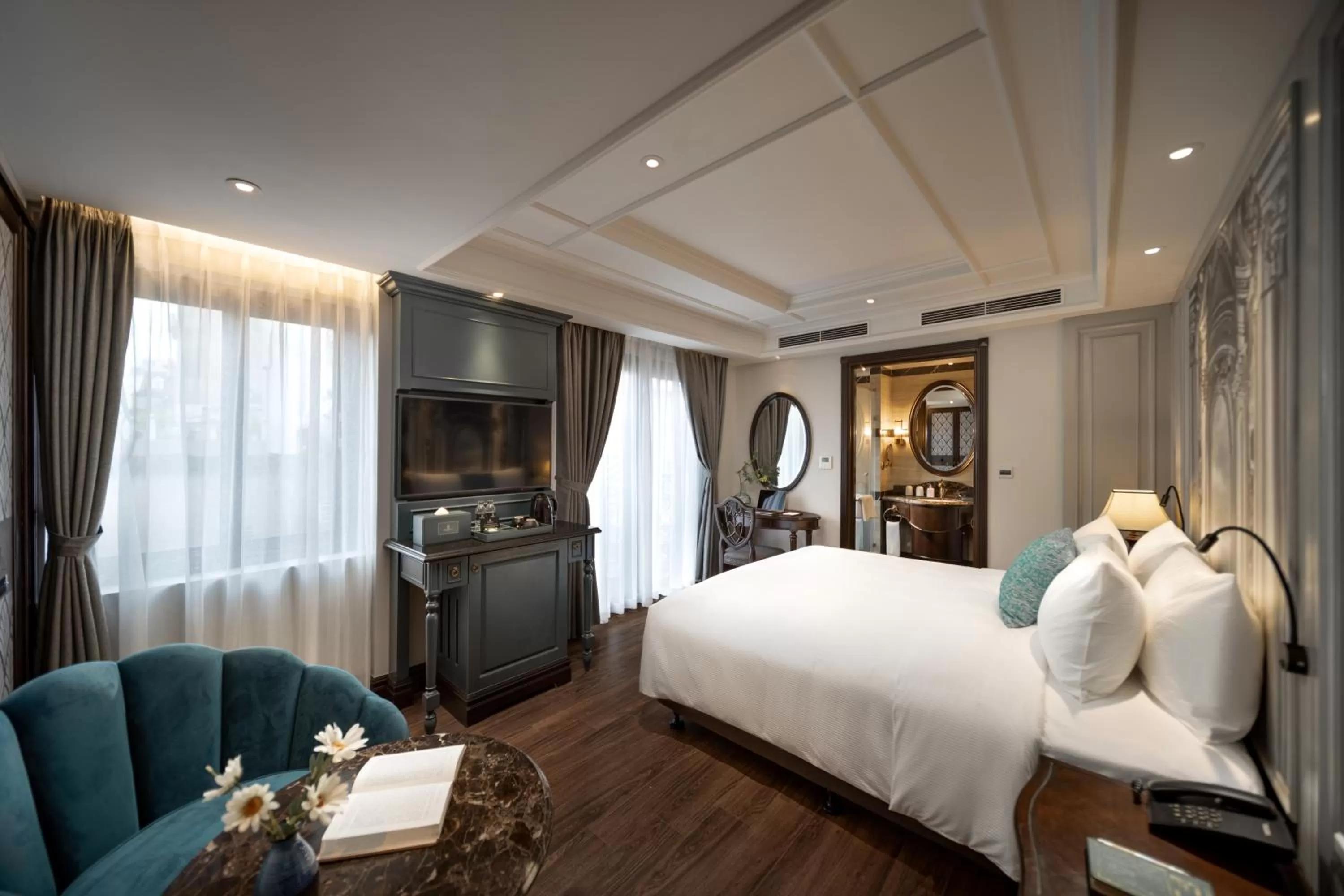 Photo of the whole room, Bed in Meritel Hanoi