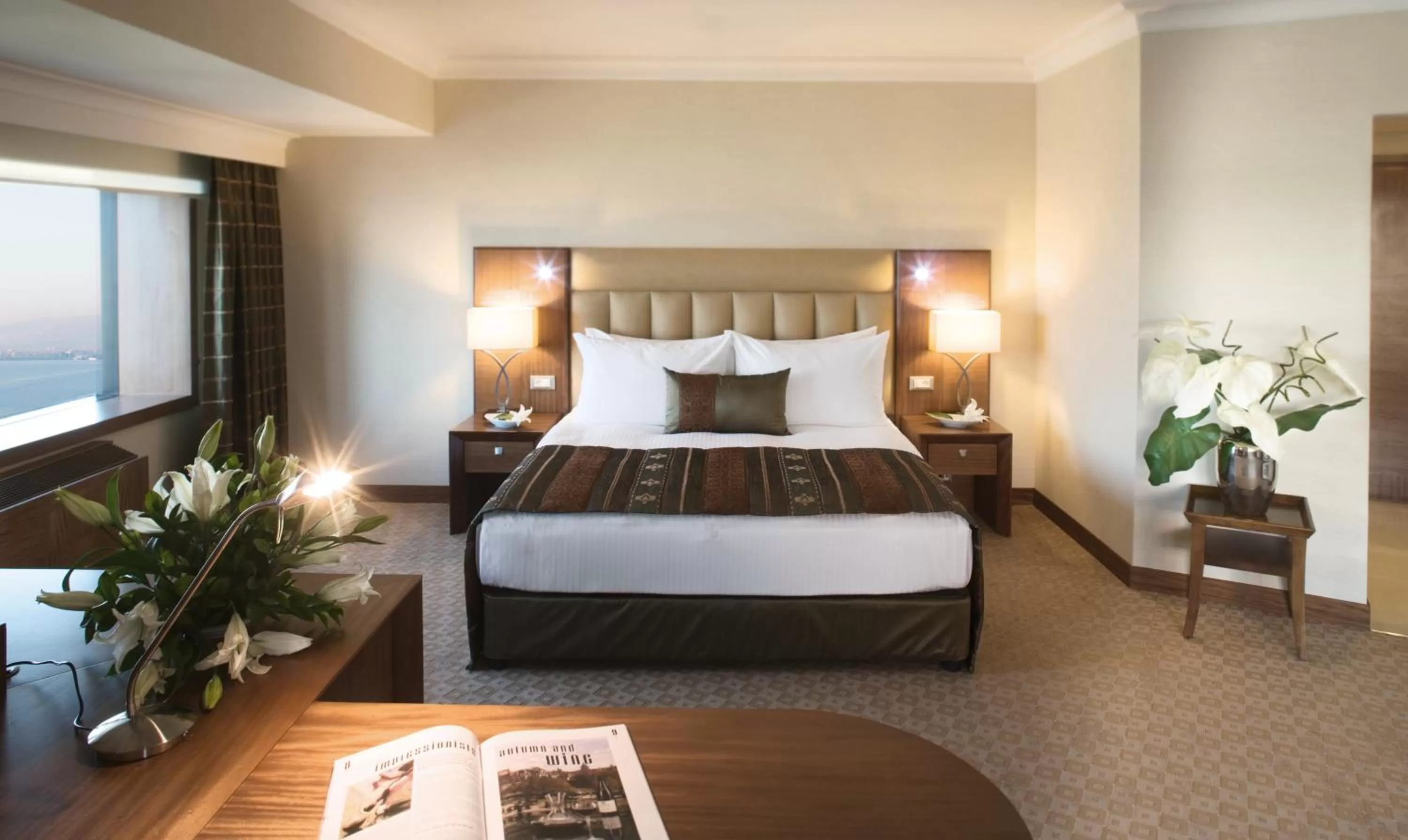 Bed in Mövenpick Hotel Izmir