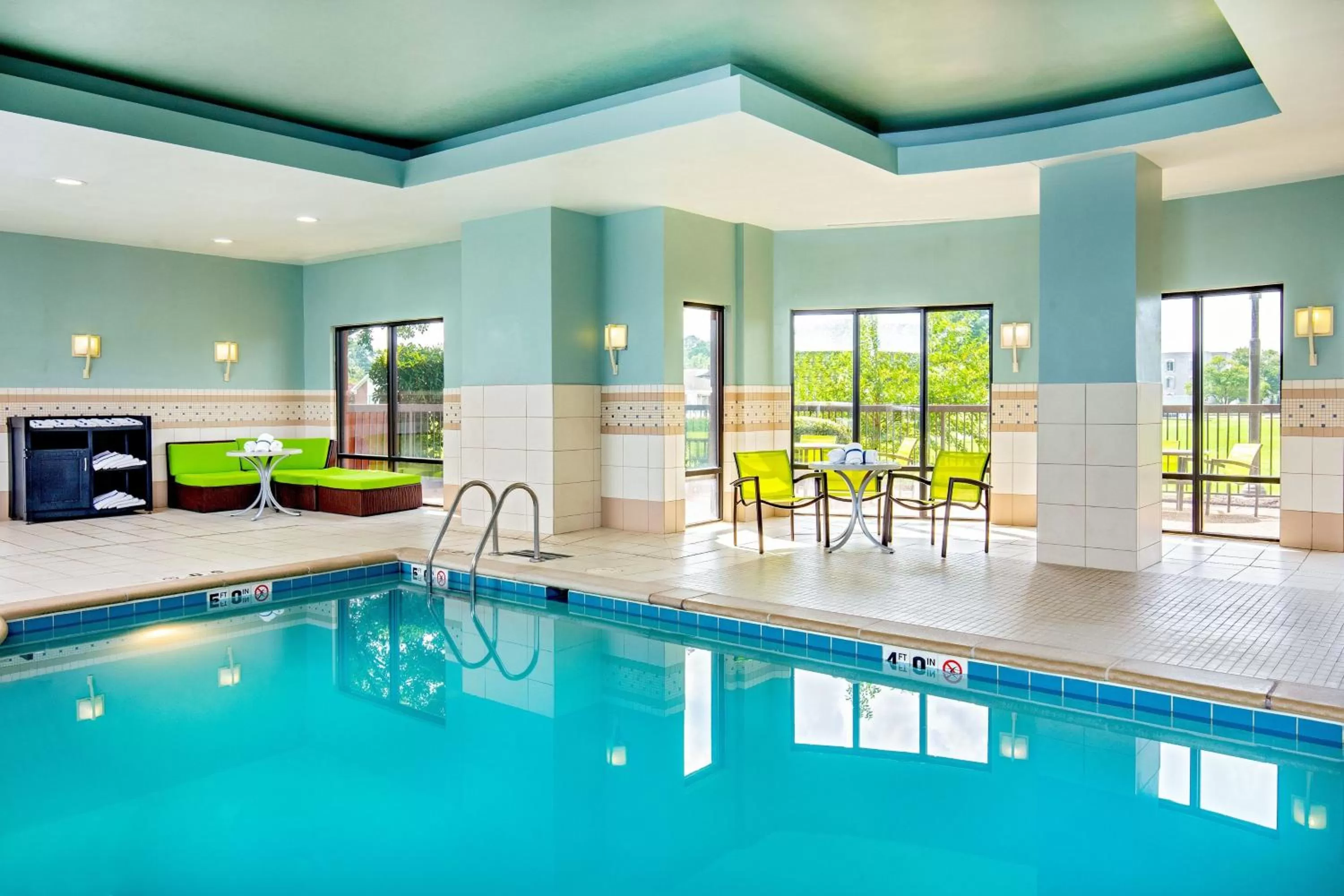 Swimming pool in SpringHill Suites by Marriott Norfolk Virginia Beach