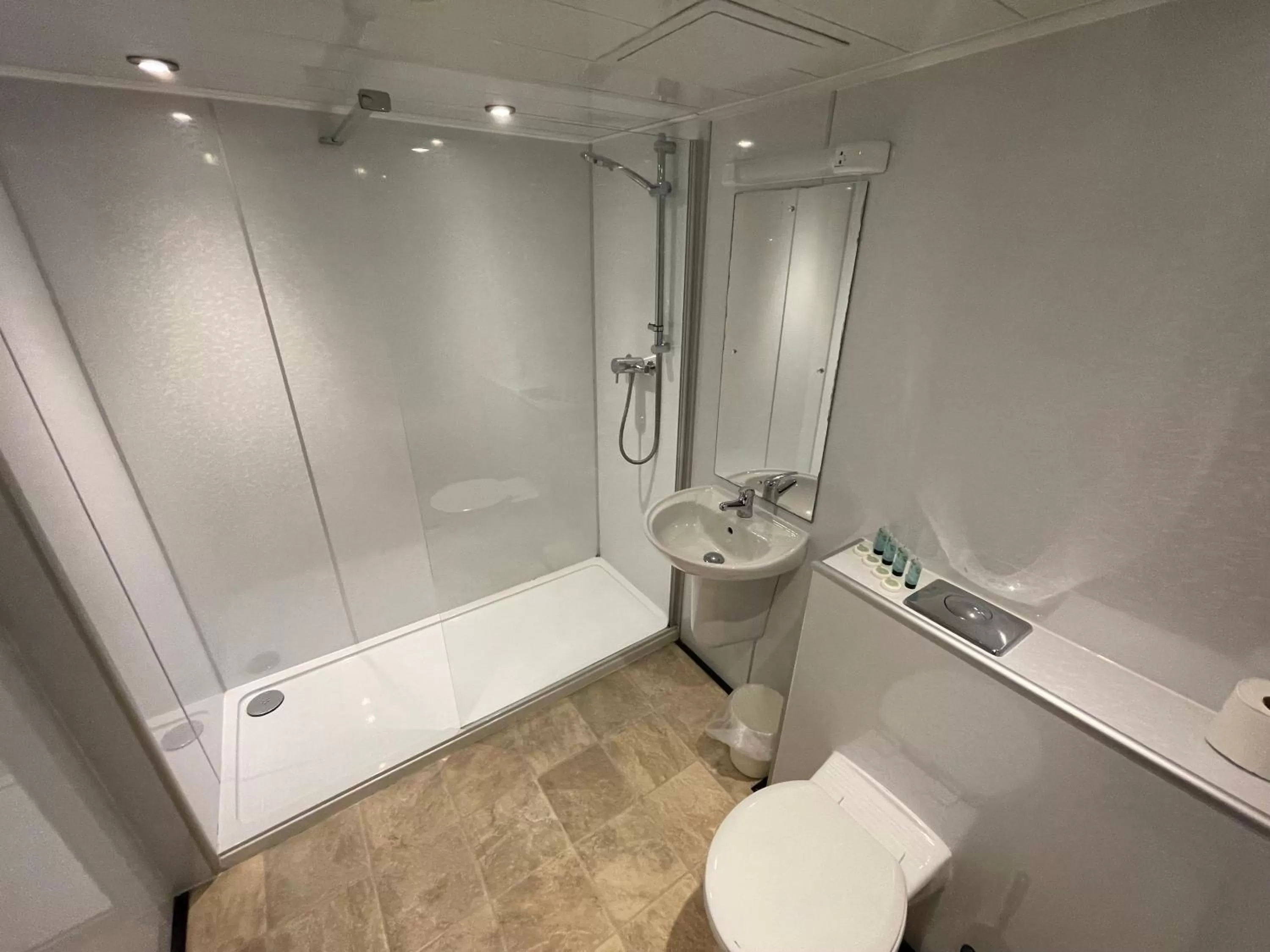 Bathroom in The George Hotel