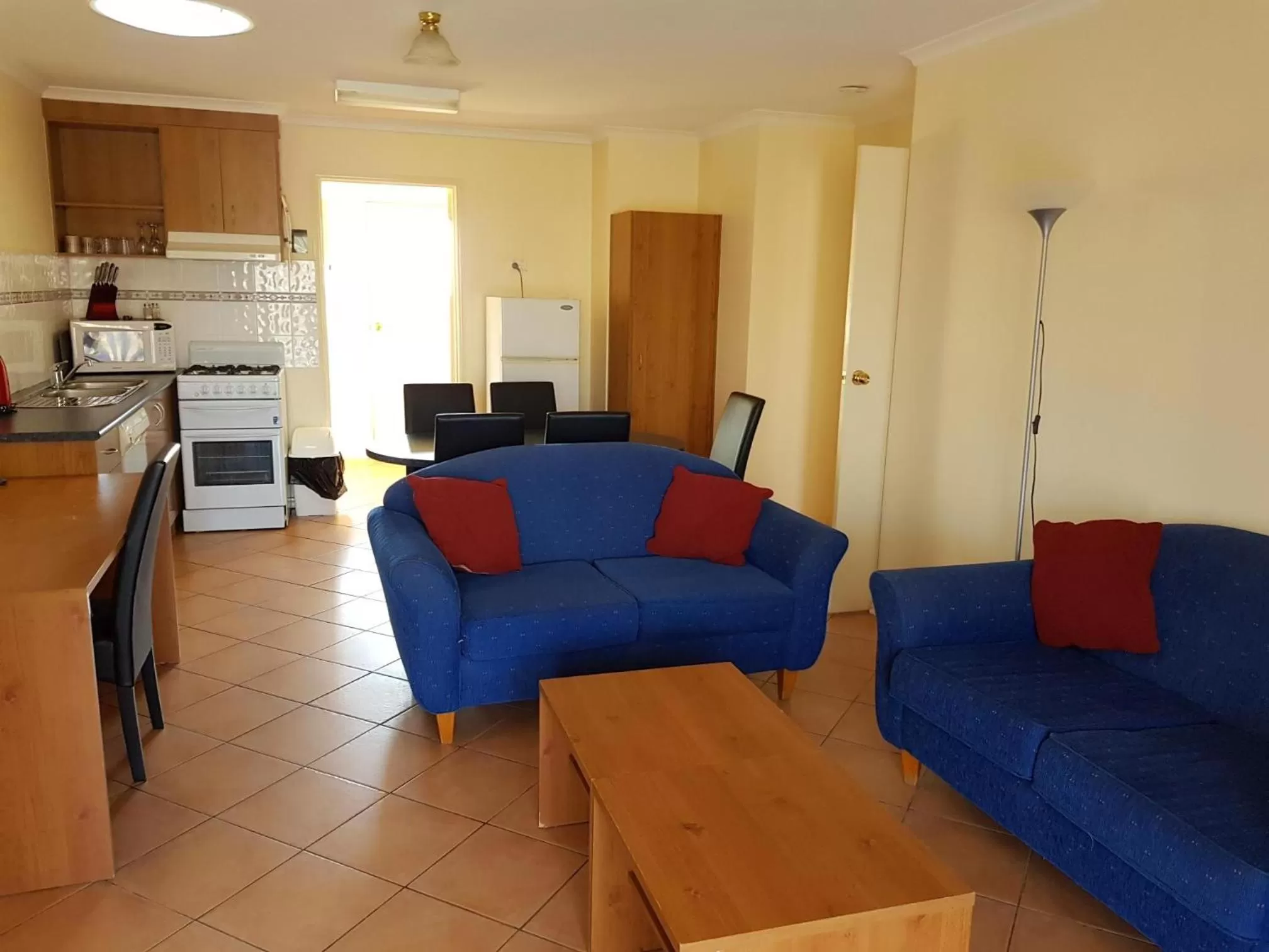 Kitchen or kitchenette in Comfort Inn & Suites King Avenue