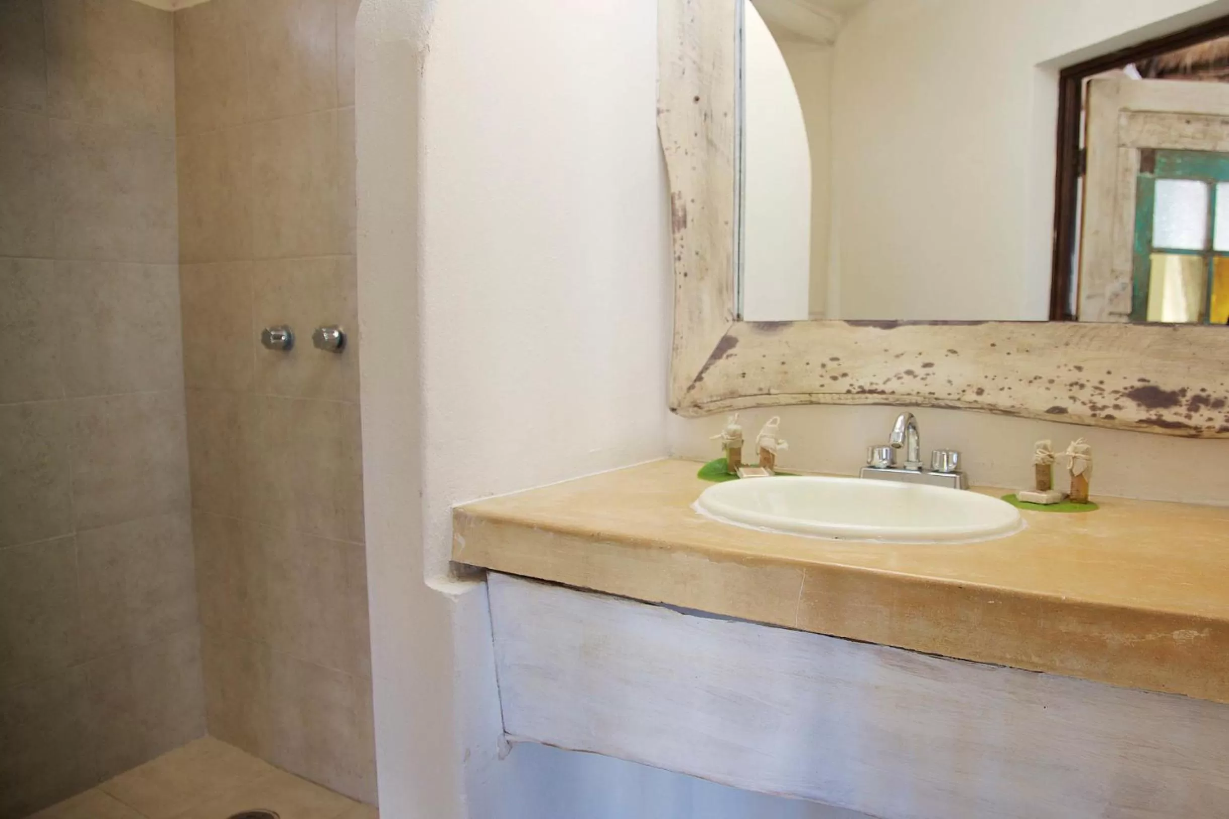 Shower in Punta Piedra Beach Posada