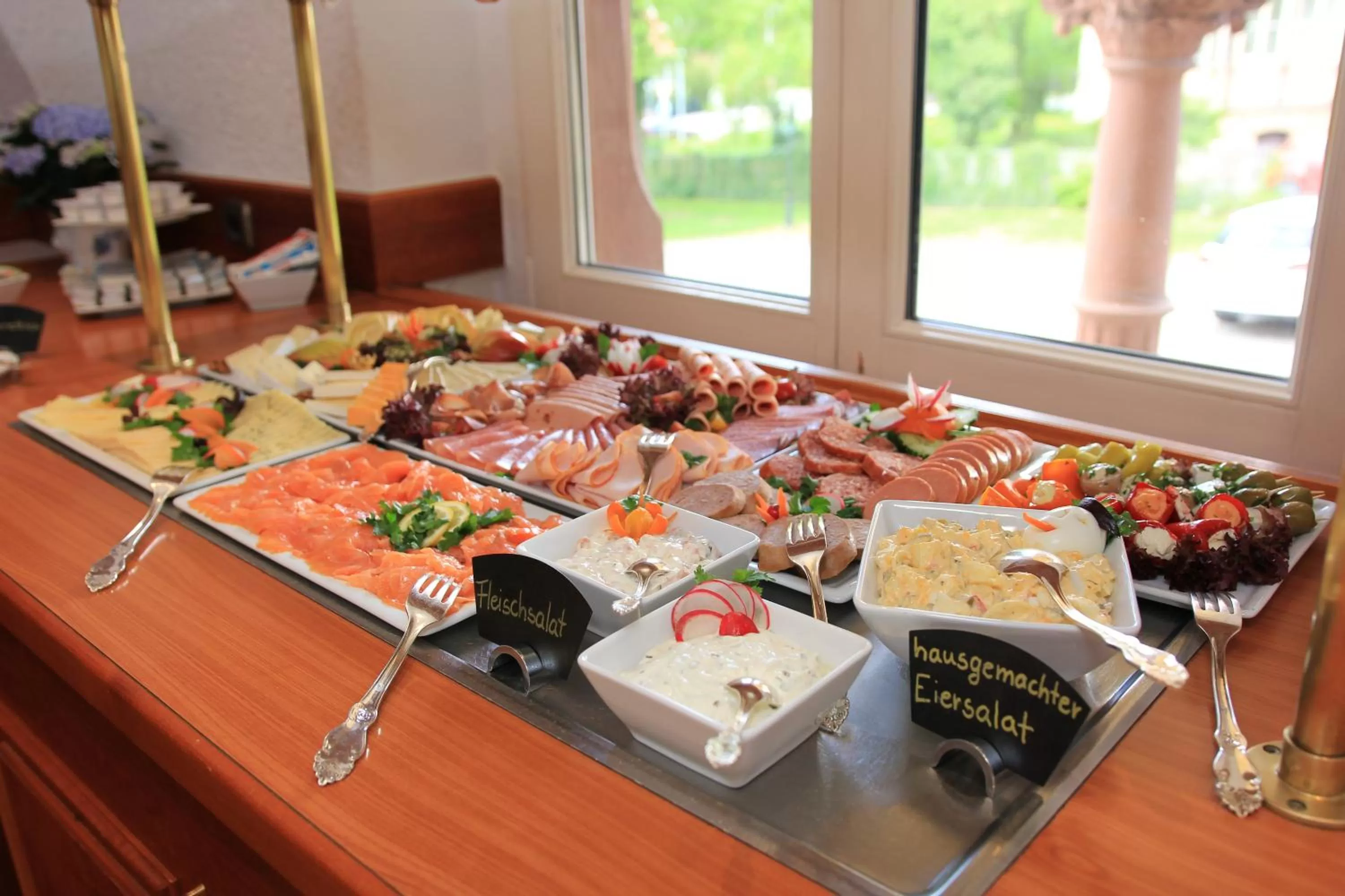 Buffet breakfast in Hotel Erbprinzenpalais