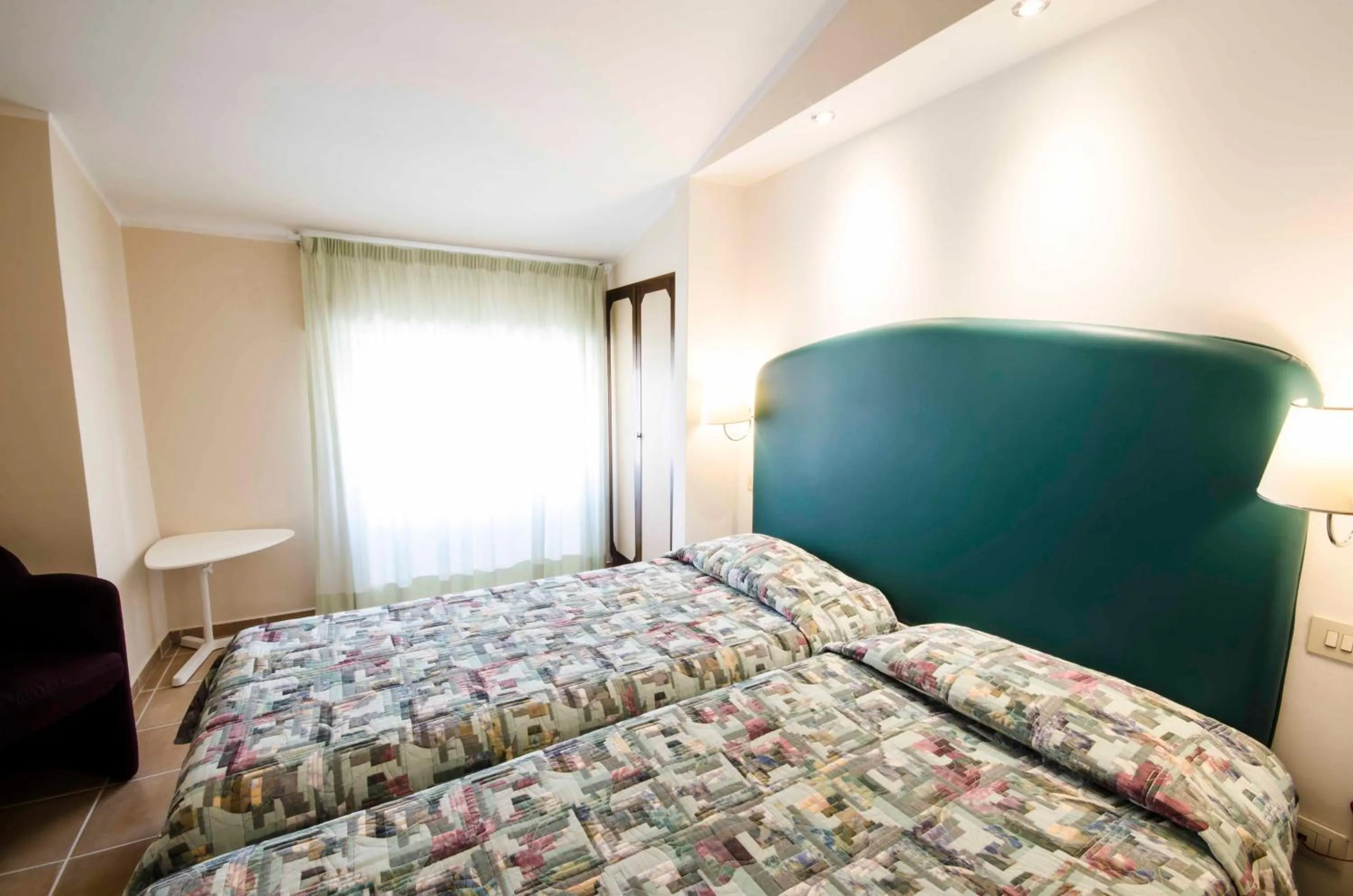 Photo of the whole room, Bed in Hotel Tarconte