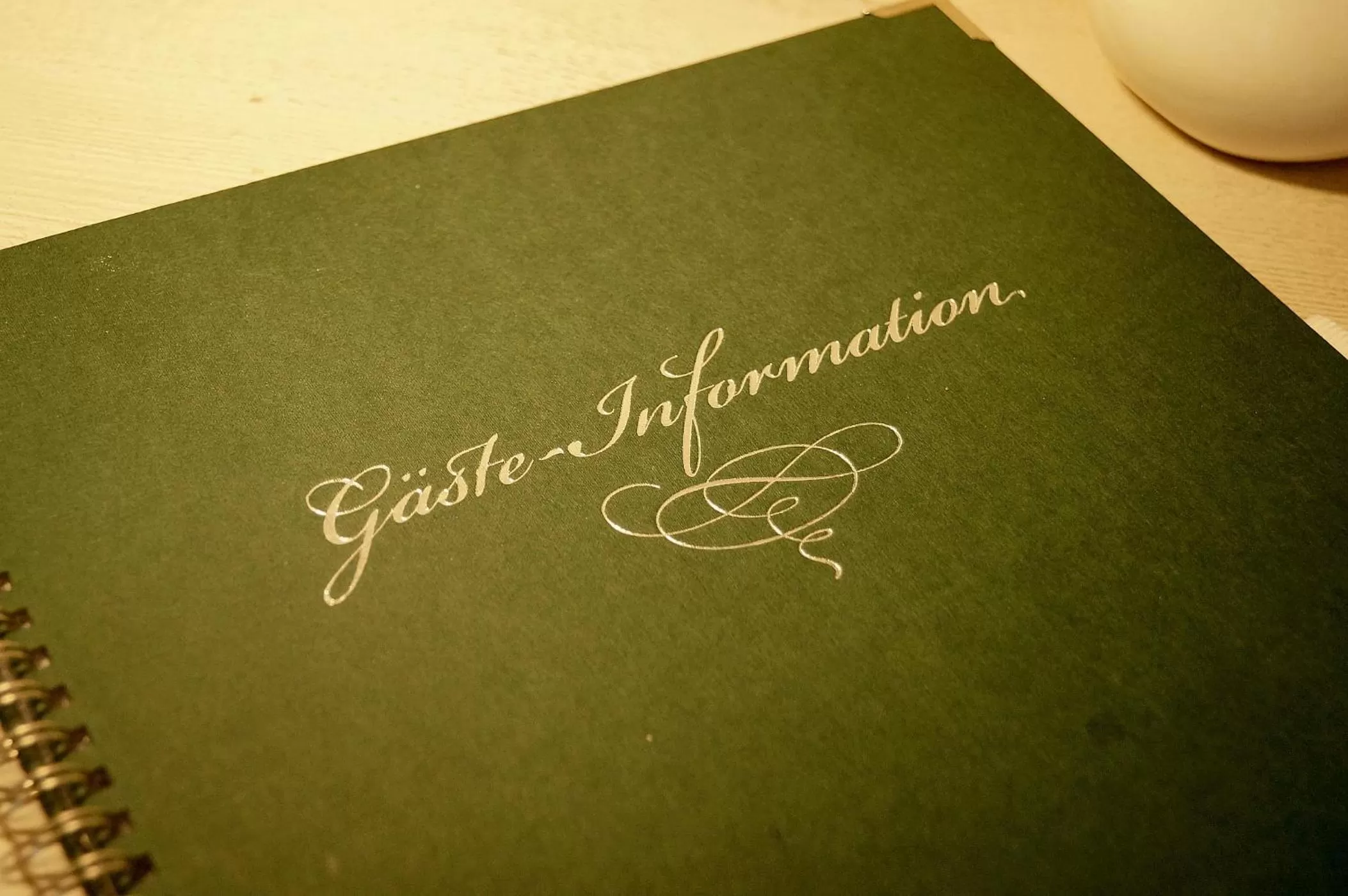 room service in Erzgebirgshotel Misnia Bärenfels