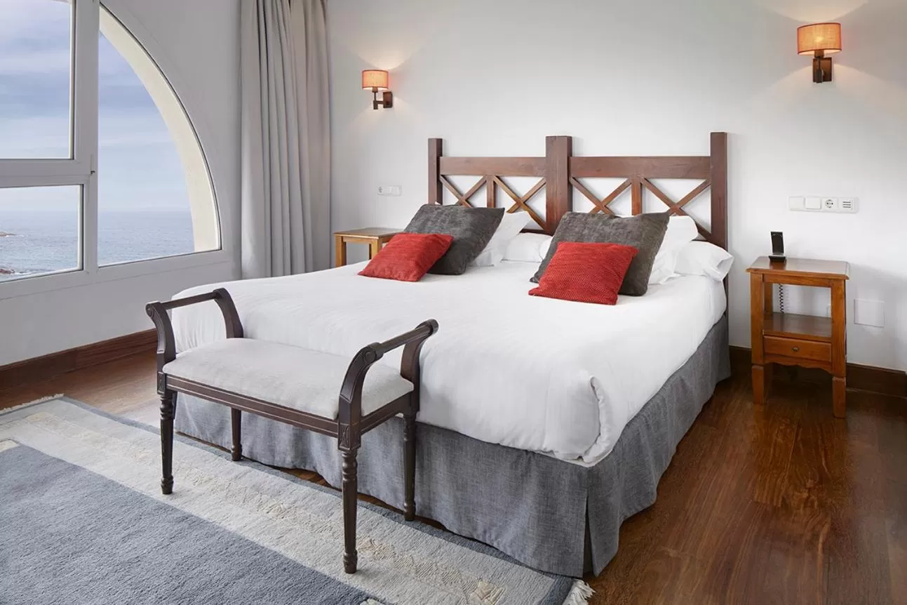Bedroom, Bed in Saiaz Getaria Hotela