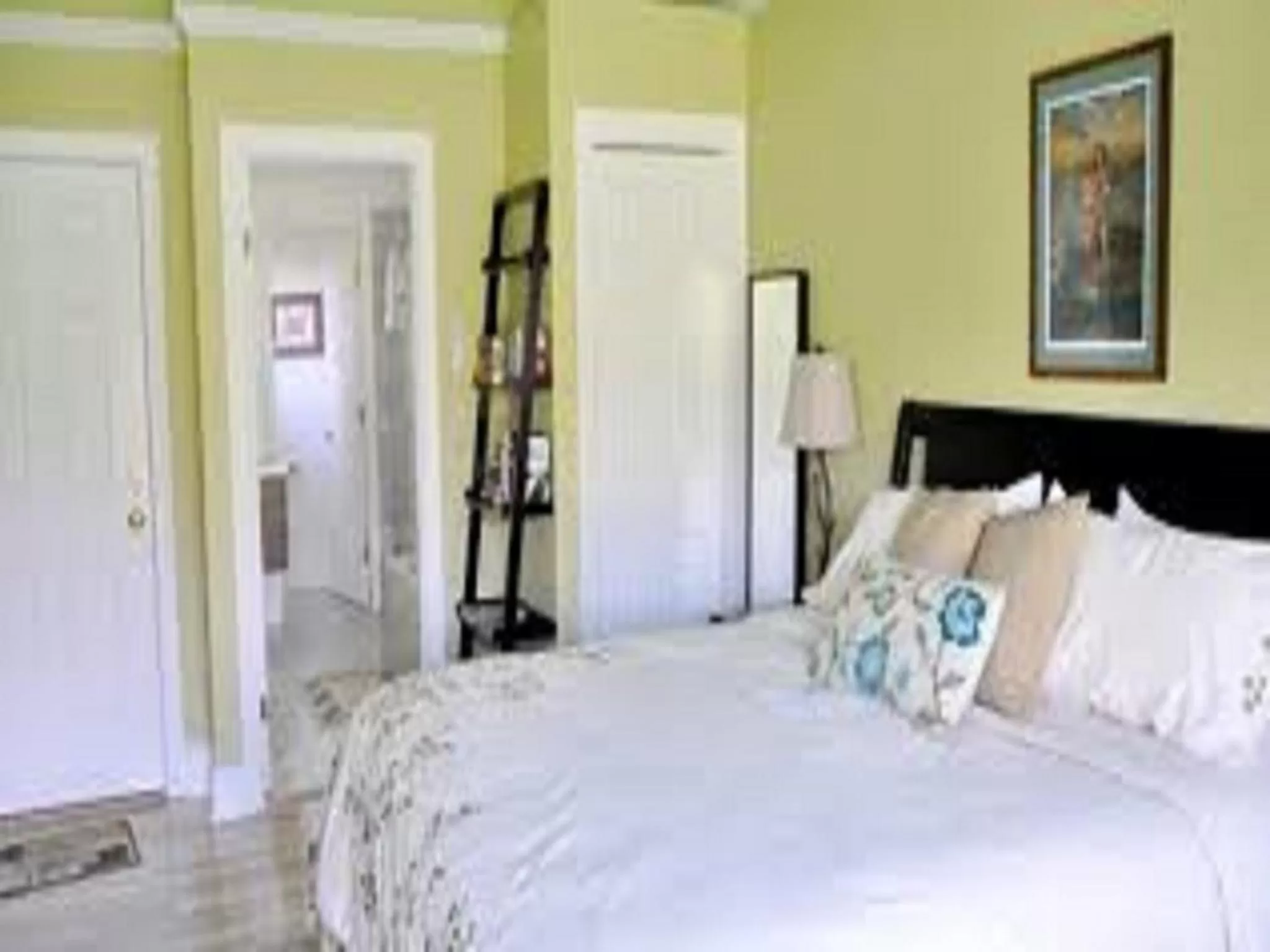 Photo of the whole room, Bed in Inn at Huntingfield Creek