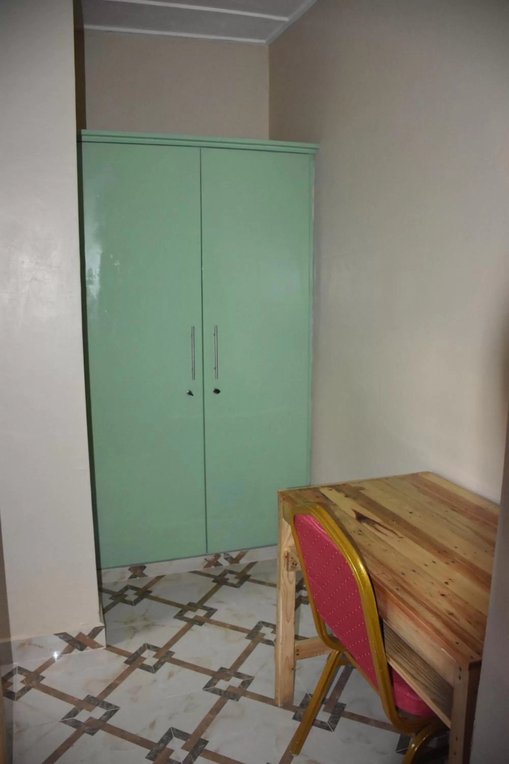 Seating area, Dining Area in L&J Modern Backpackers Kinondoni