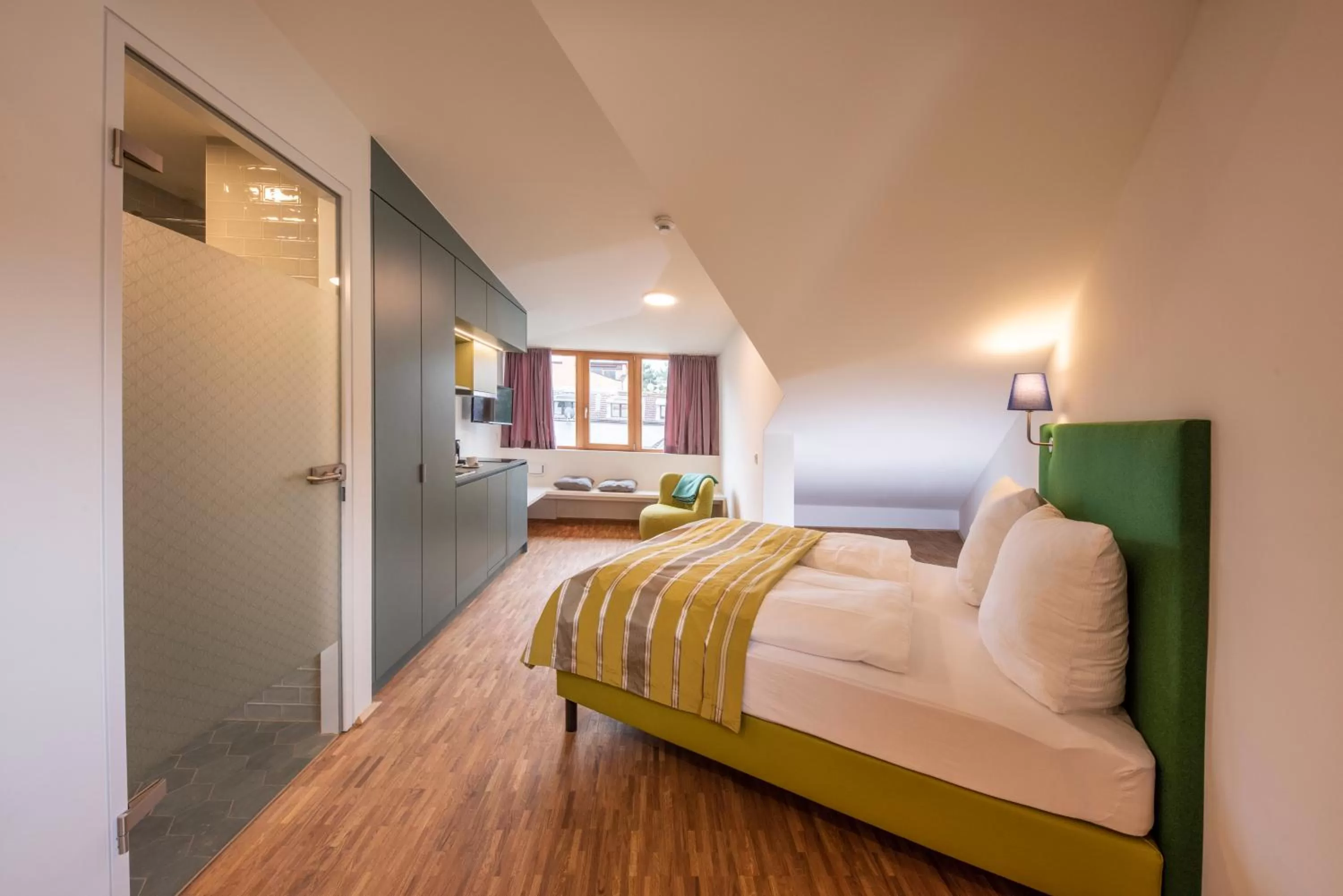 Bed in pradl elf my- apartment