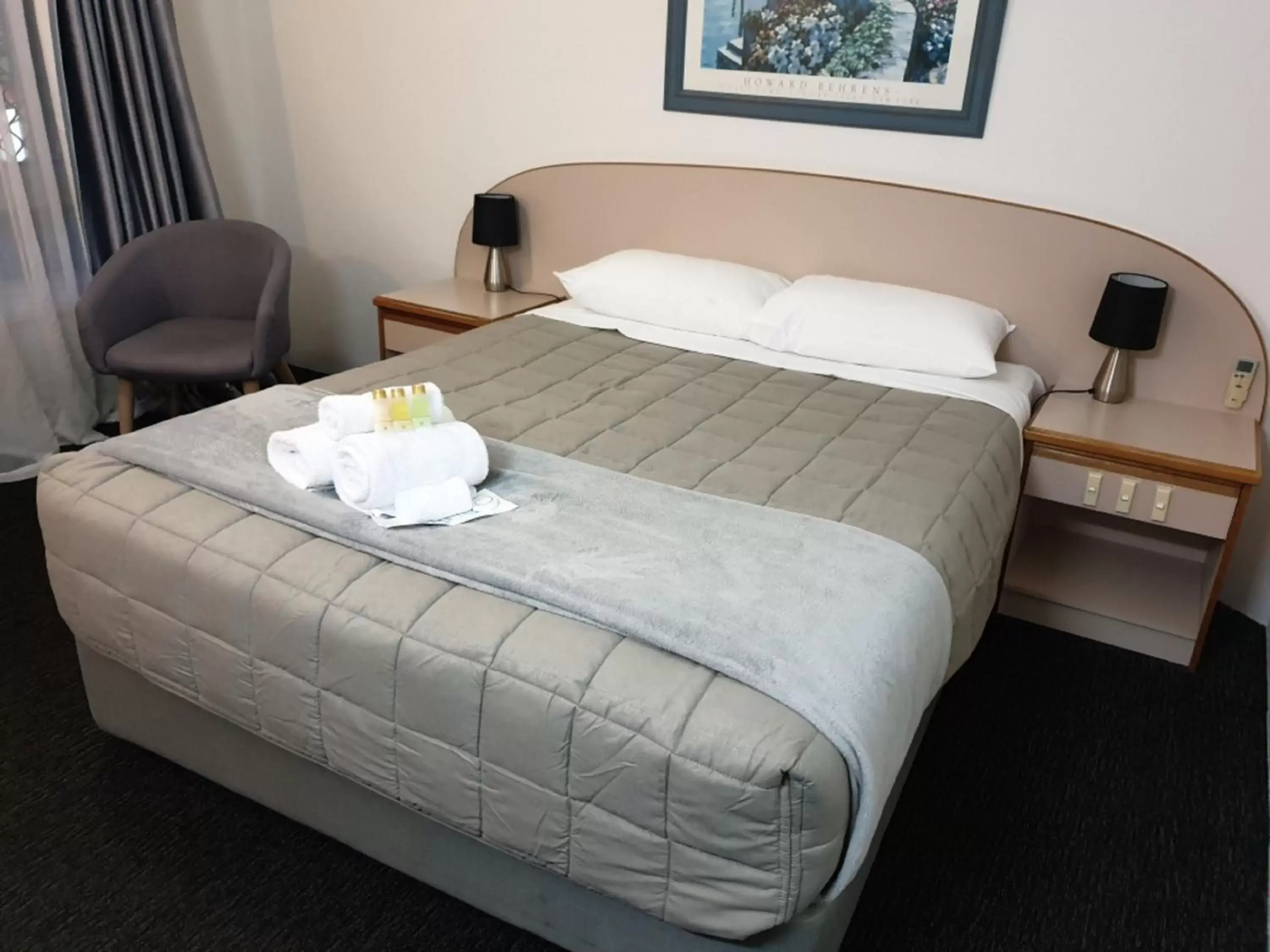 Standard Queen Room in Forstay Motel Standard Queen Room in Forstay Motel