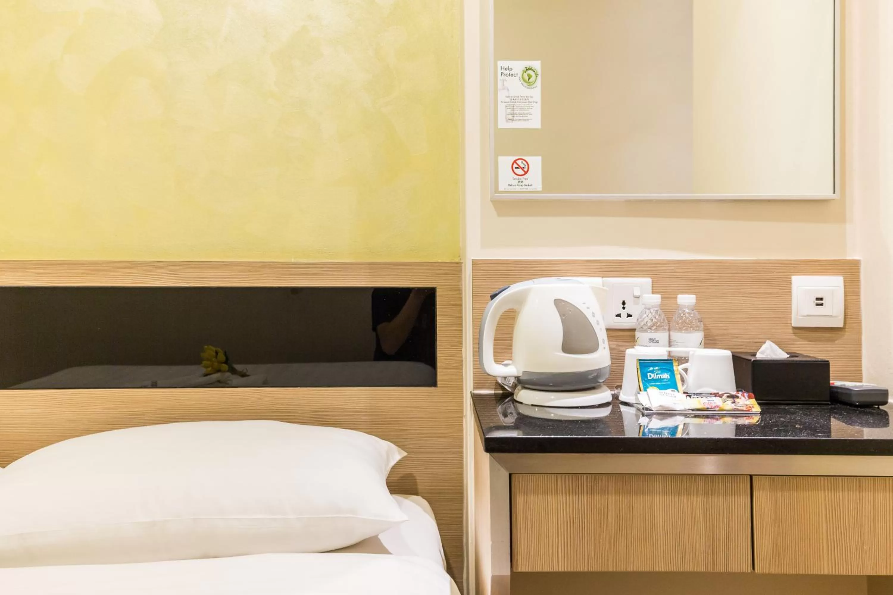 Decorative detail, Bed in Fragrance Hotel - Ocean View