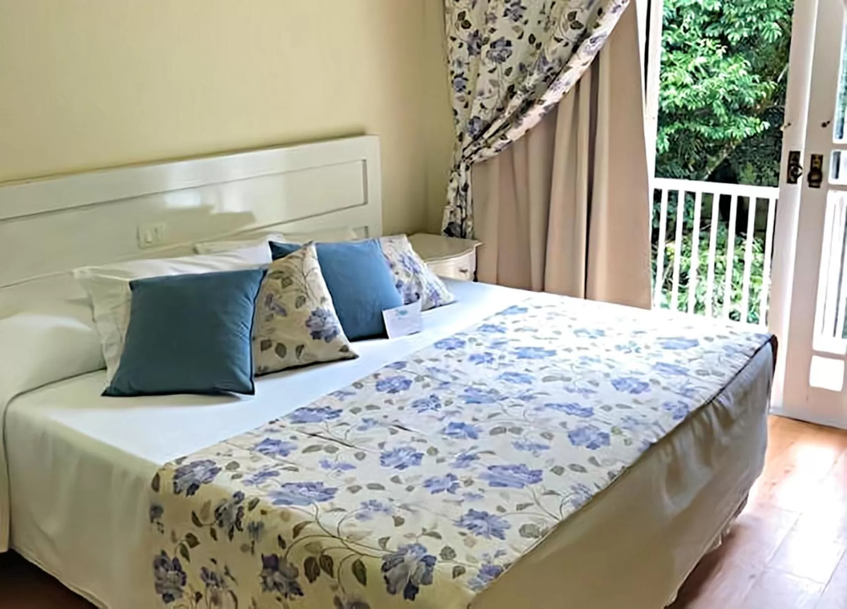 Photo of the whole room, Bed in Pousada dos Anjos