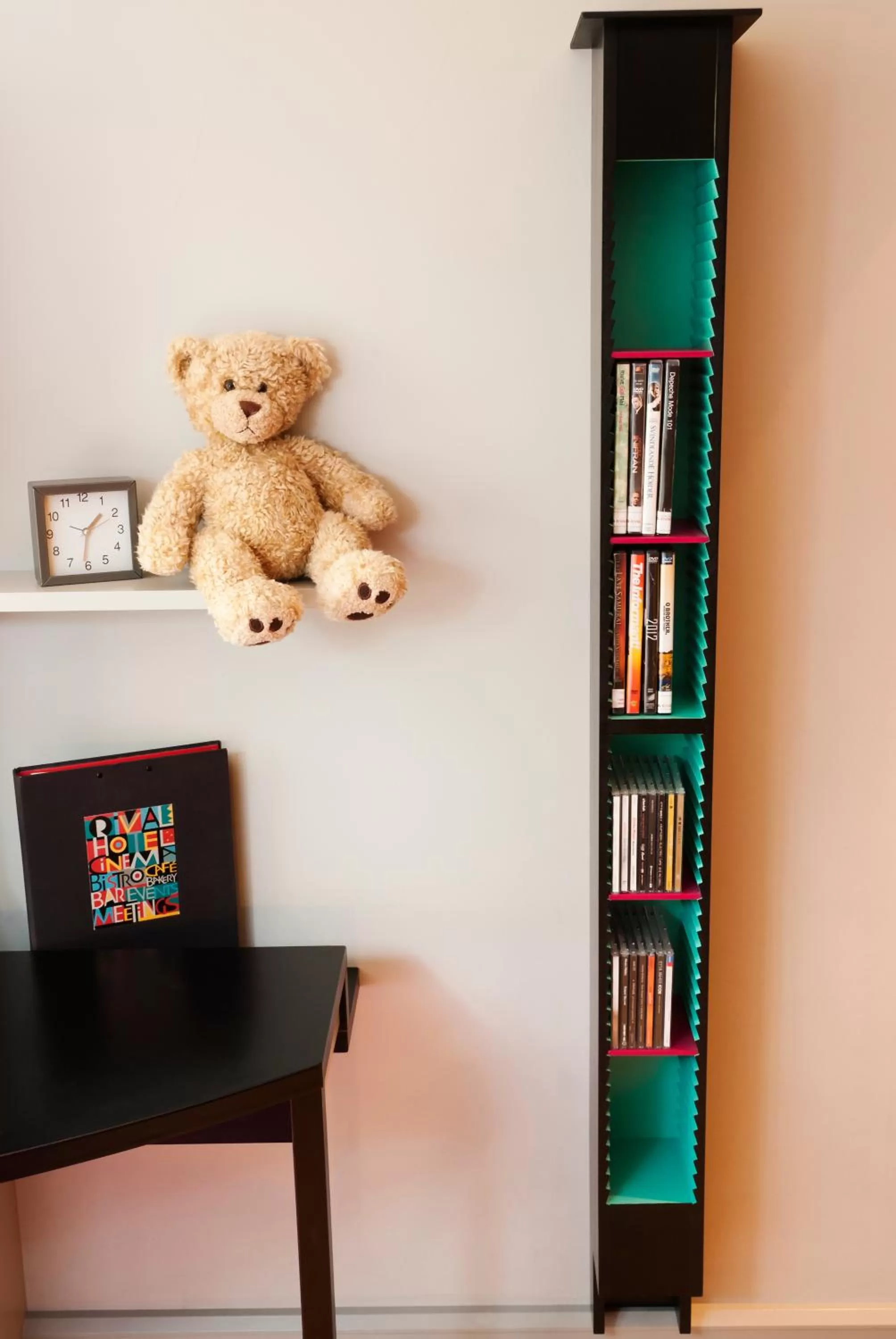 TV and multimedia in Hotel Rival