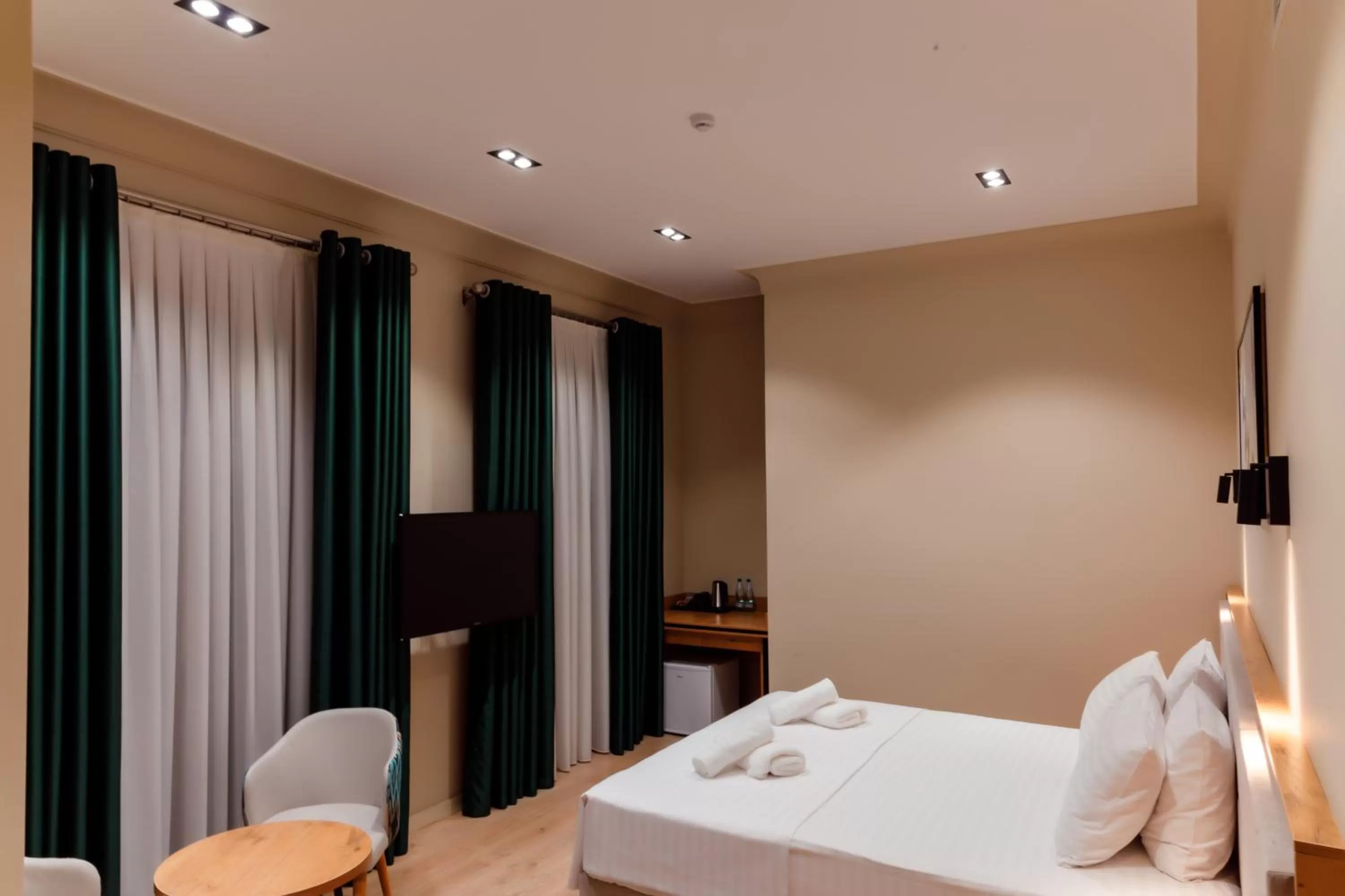 Deluxe Double Room with Balcony in Hotel Marwa Tashkent Pool&Spa