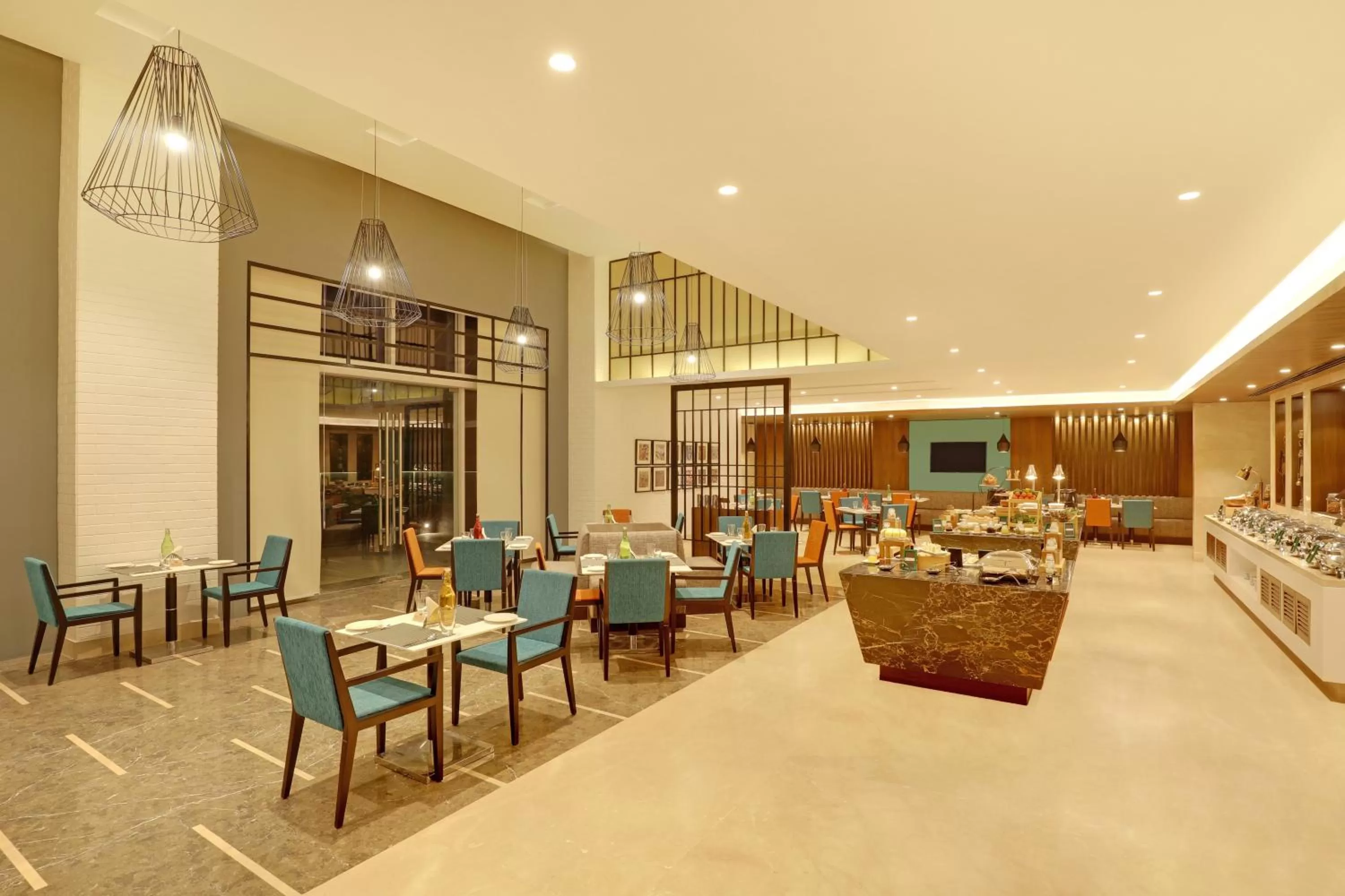 Restaurant/places to eat in Lemon Tree Hotel, Jhansi