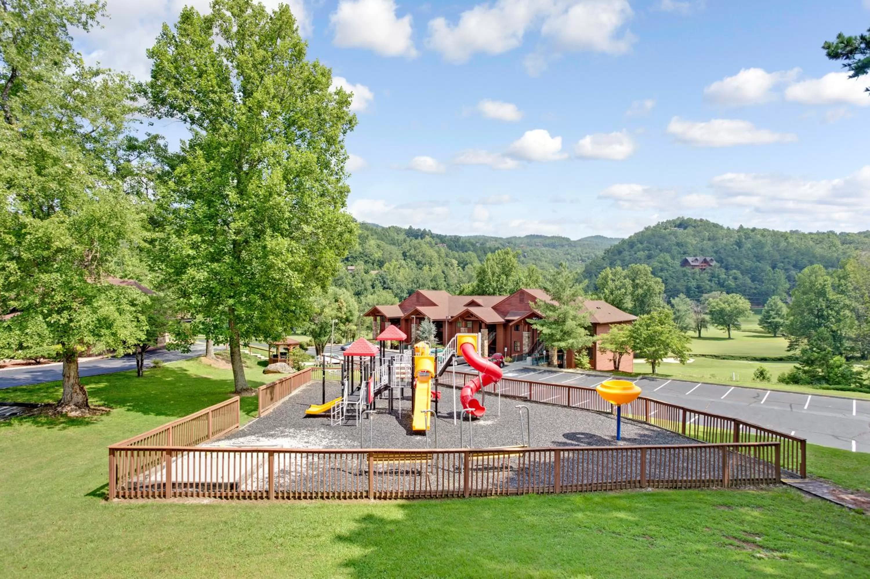 Entertainment in Hilton Vacation Club Bent Creek Golf Village Gatlinburg
