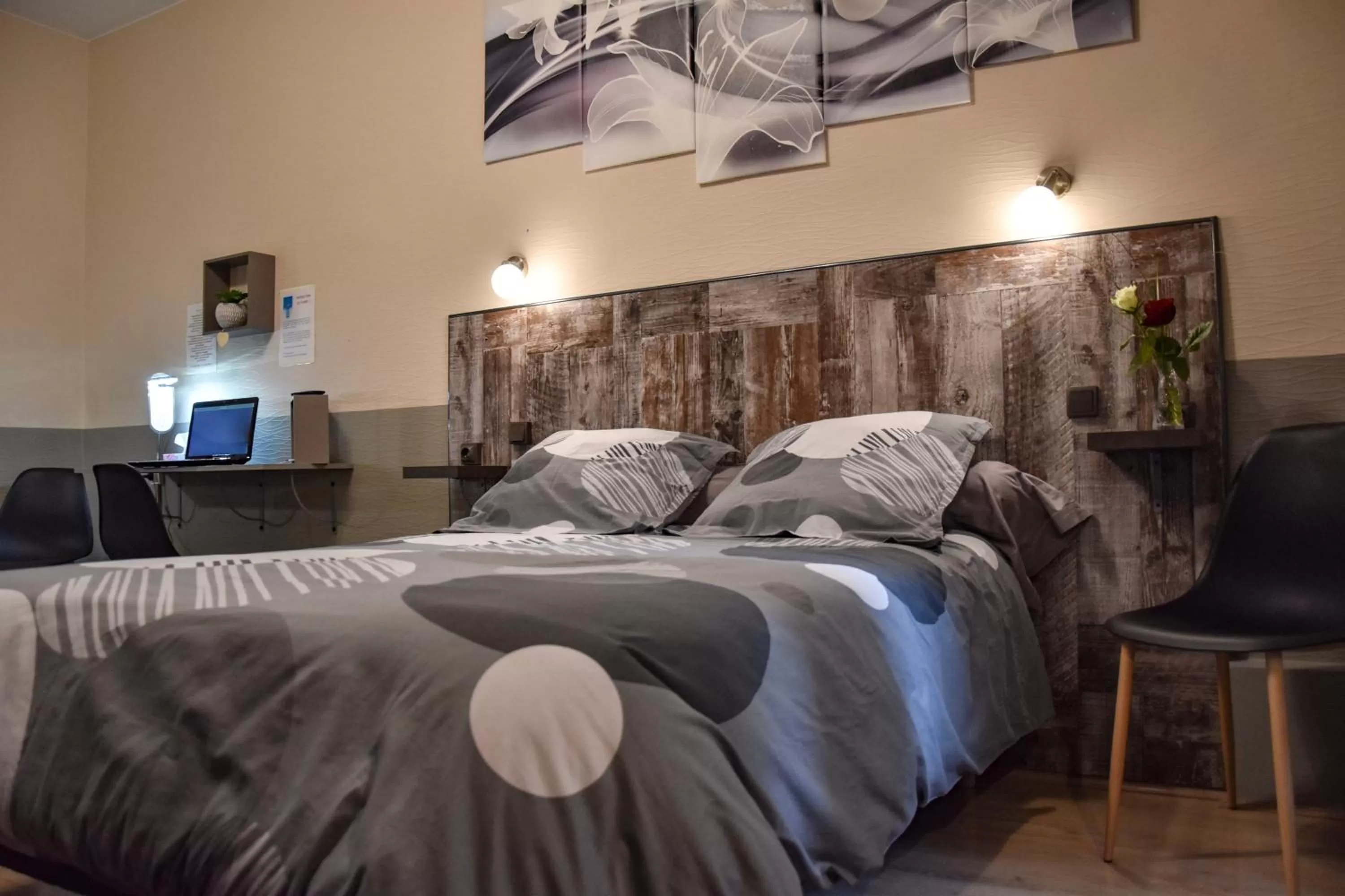 Bed in Hotel des Remparts