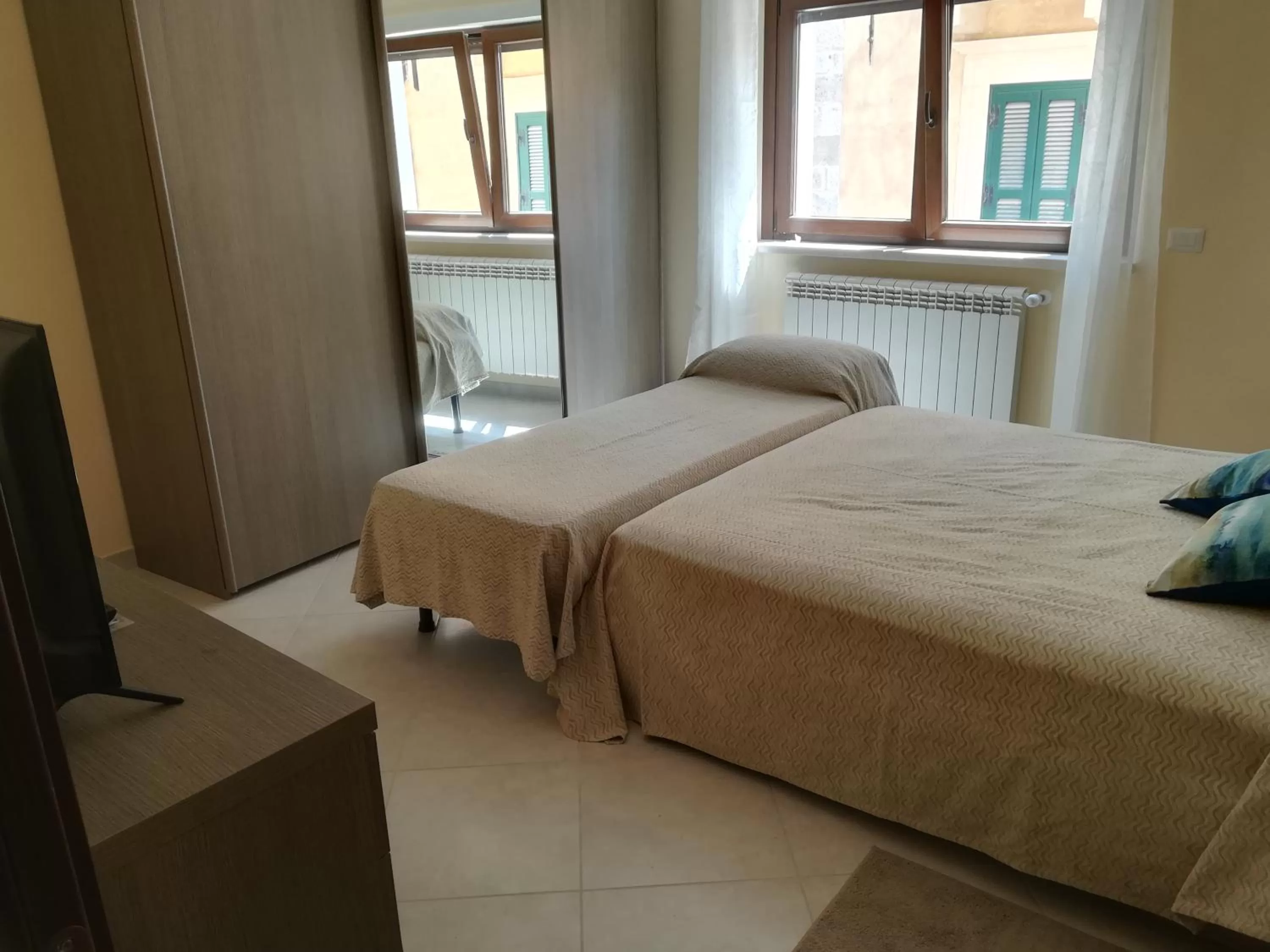 Bedroom, Bed in B&B KARISMA