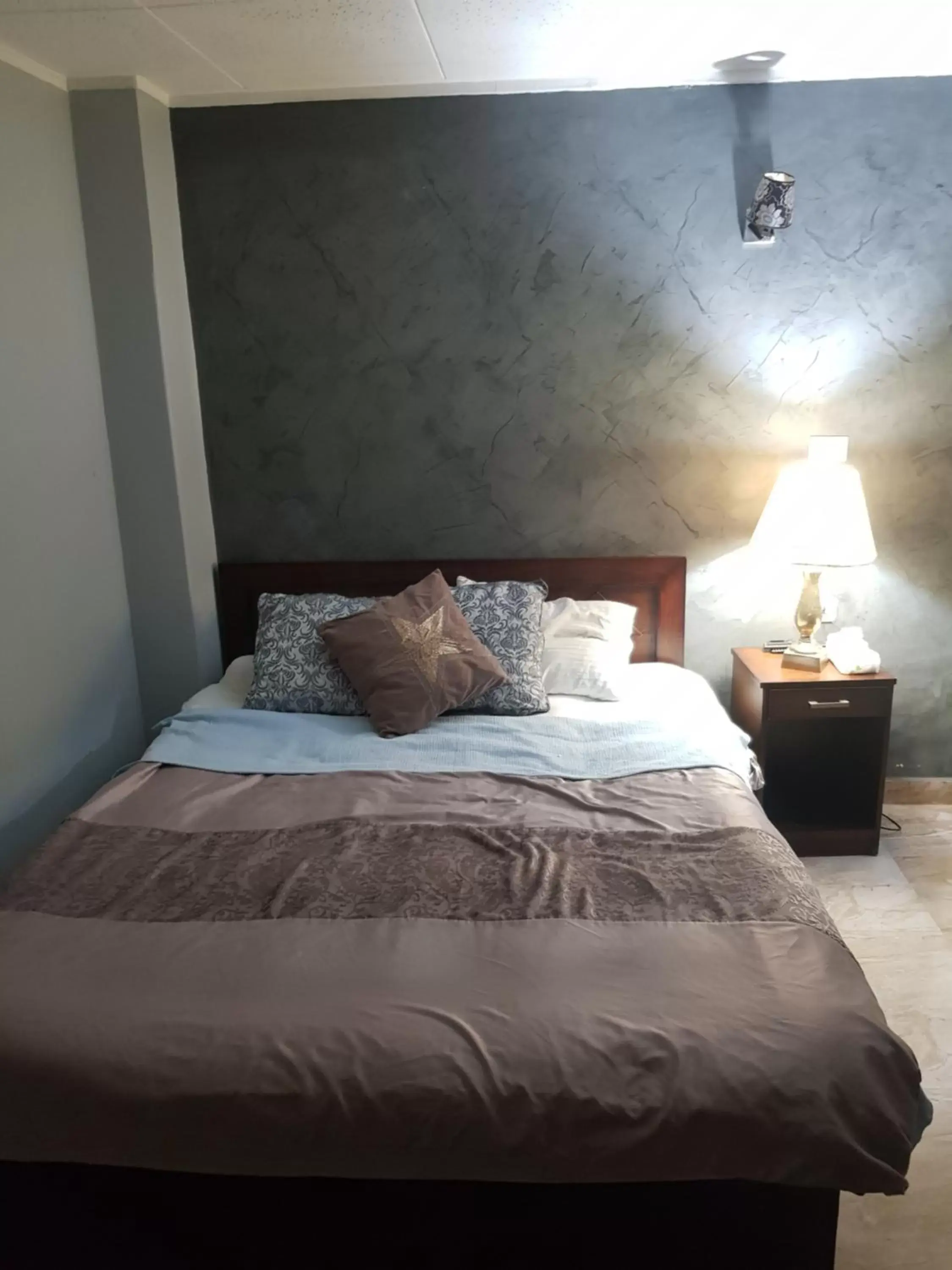 Deluxe Double Room in Downtown Inn Deluxe Double Room in Downtown Inn