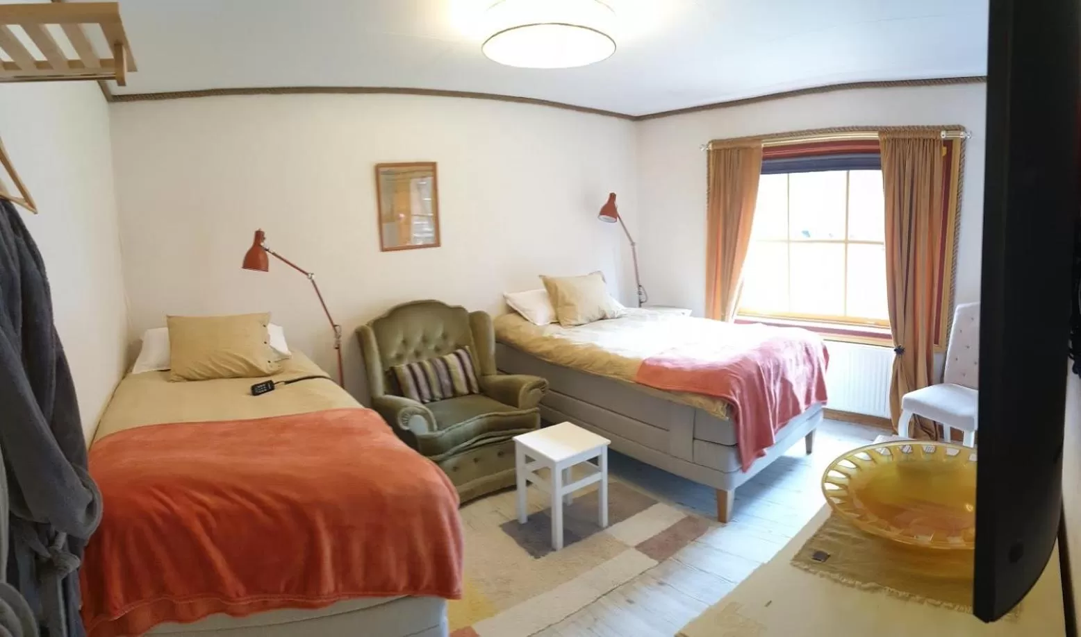 Bedroom, Bed in Woodstock B & B Studios