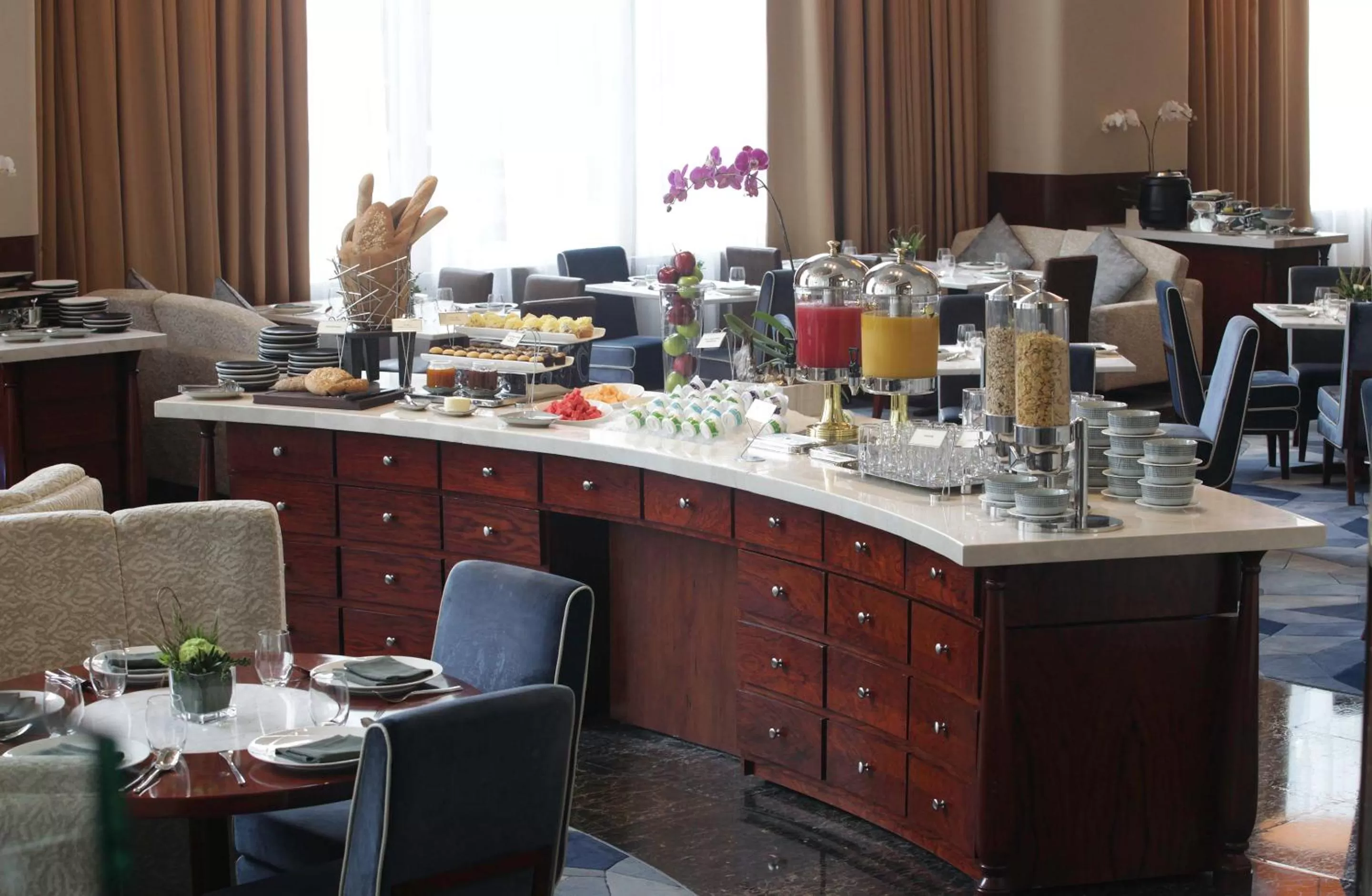 Food and drinks in Makati Diamond Residences