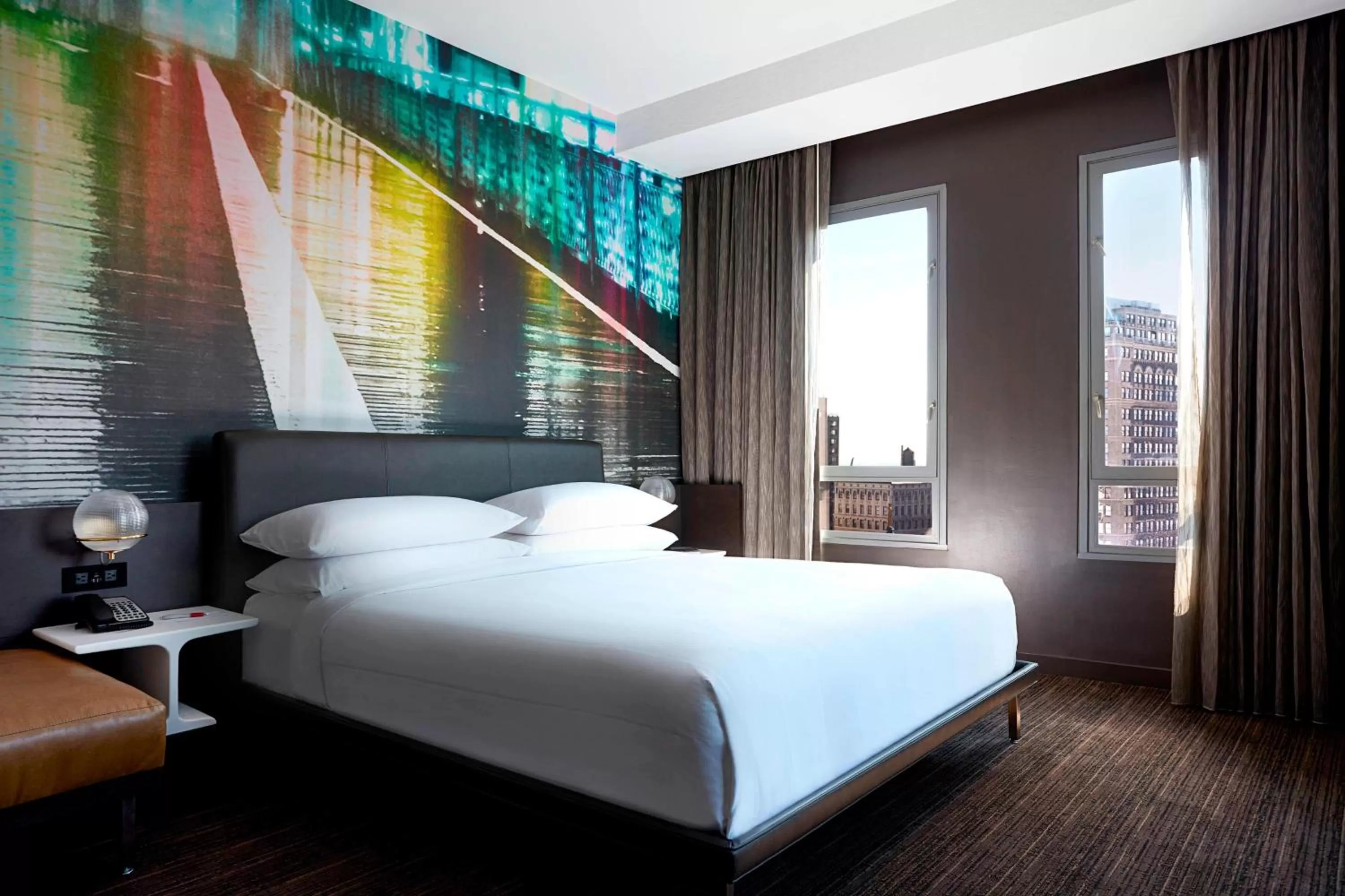 Photo of the whole room, Bed in New York Marriott at the Brooklyn Bridge