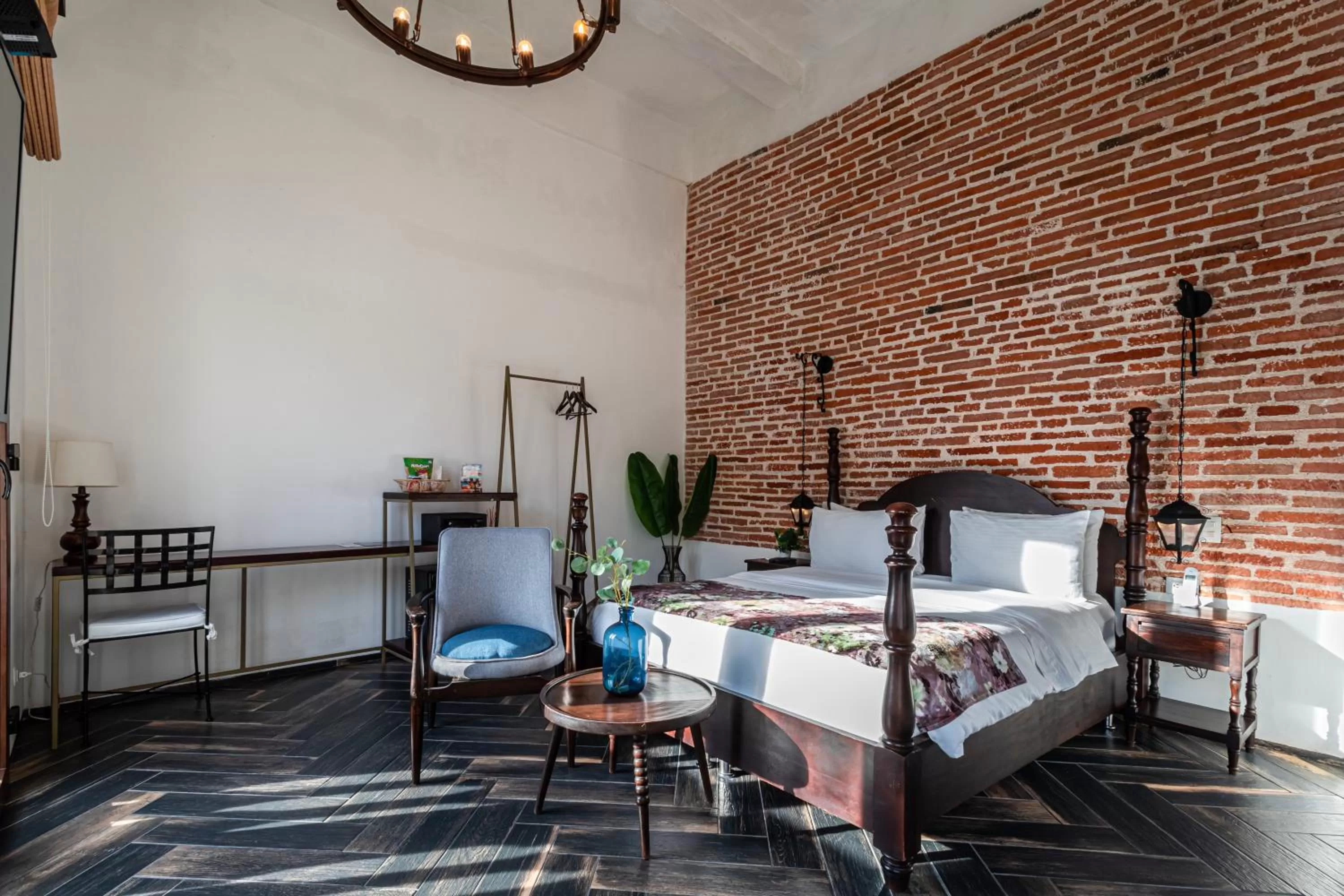 Bed in Soy Local Insignia