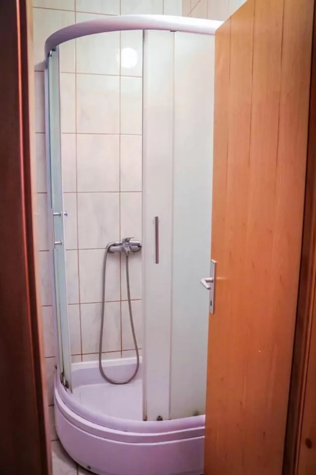 Bathroom in Motel Gas-Petrol