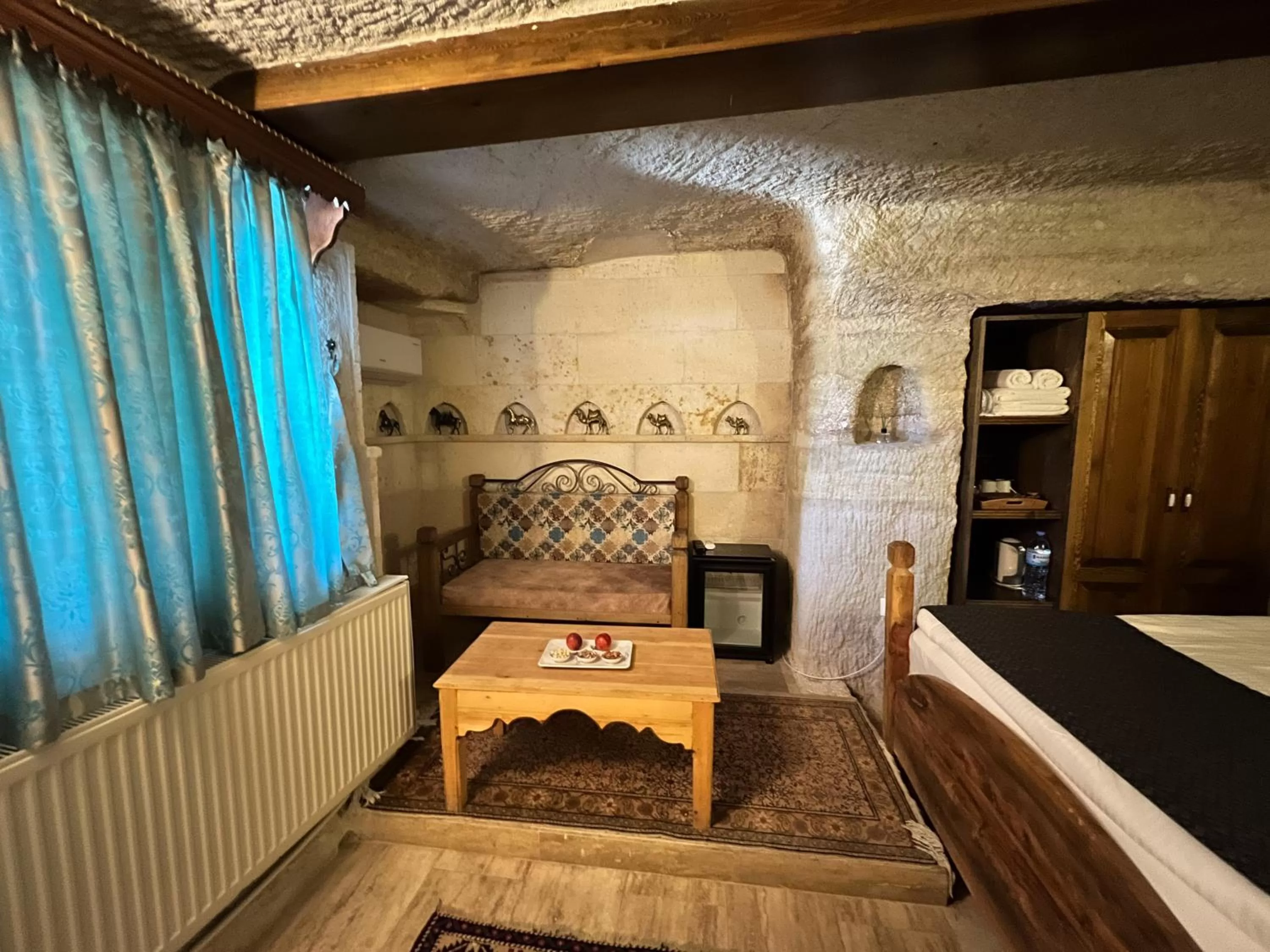 View (from property/room), Bed in Local Cave House