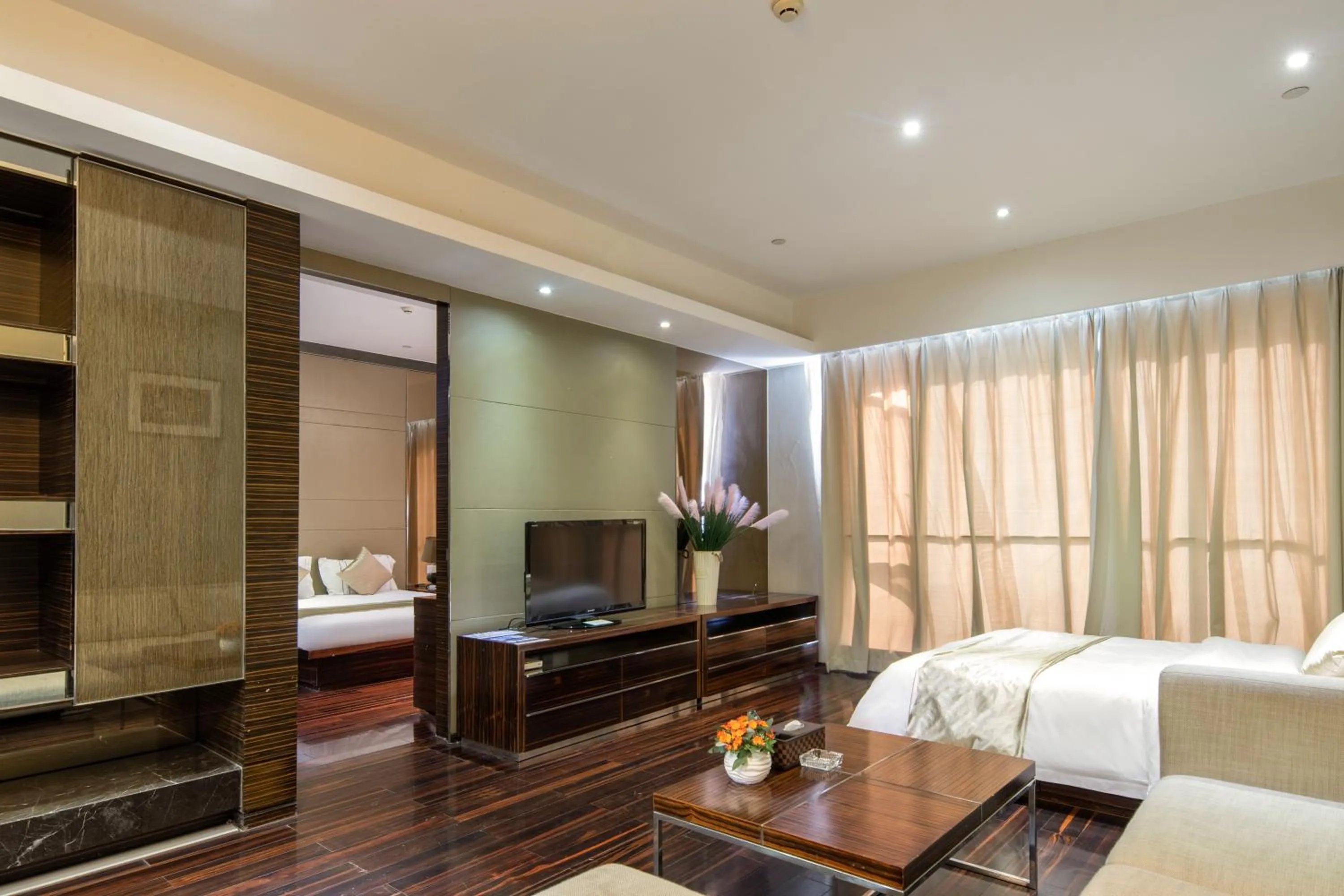 Bed in Guangzhou Xing Yi International Apartment - Poly World Branch