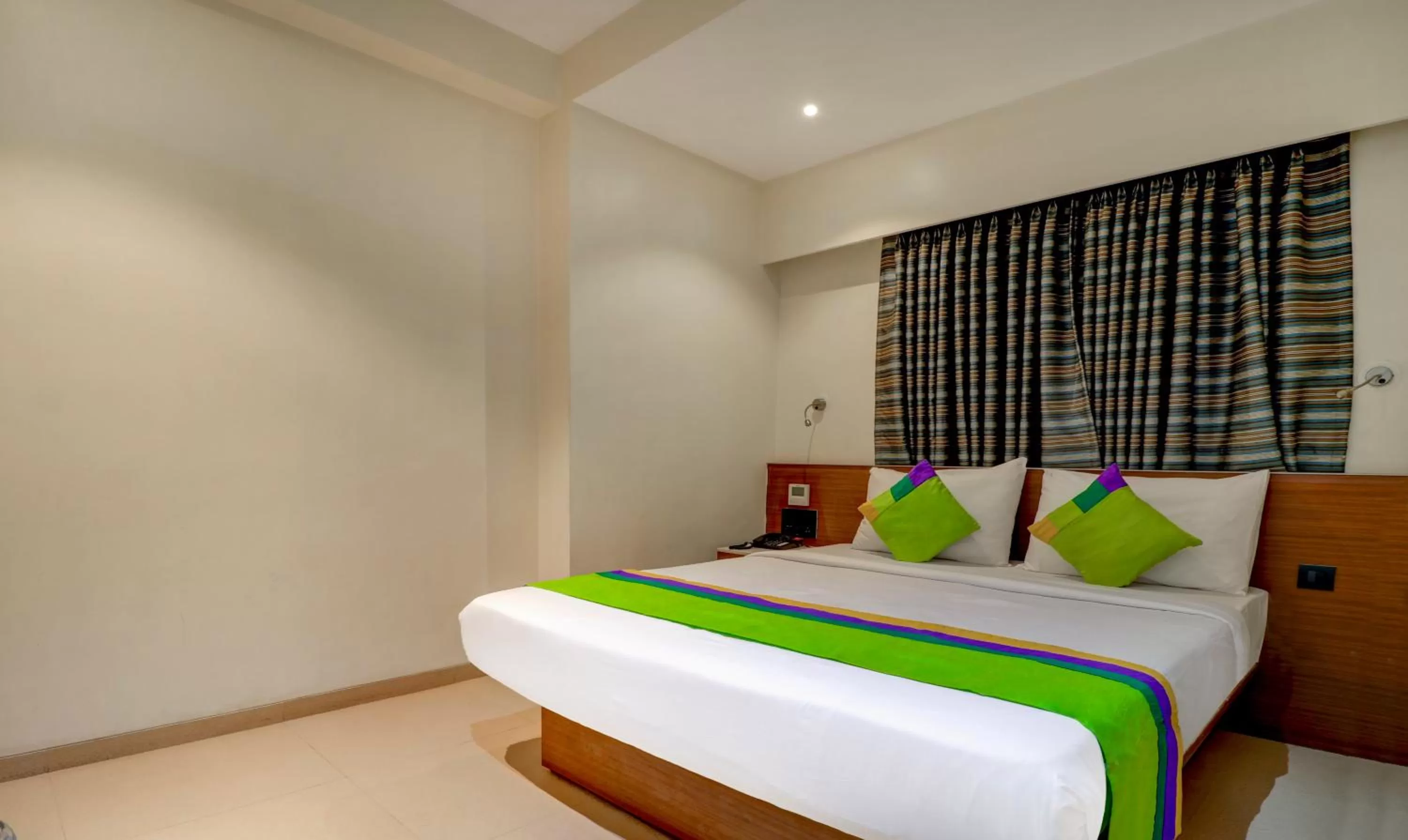 Bed in Treebo Ranjeet Shivaji Nagar