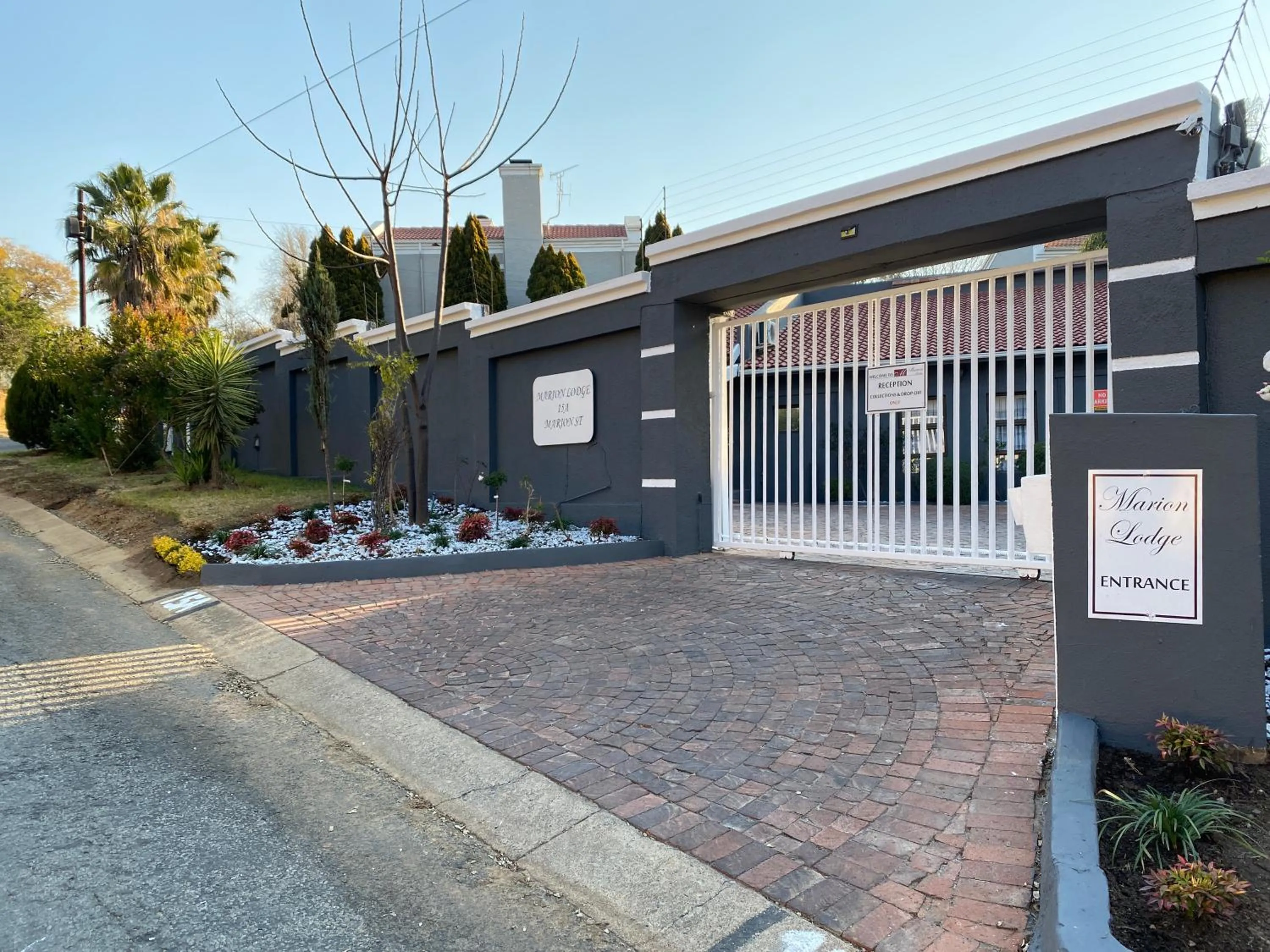 Facade/entrance in Marion Lodge