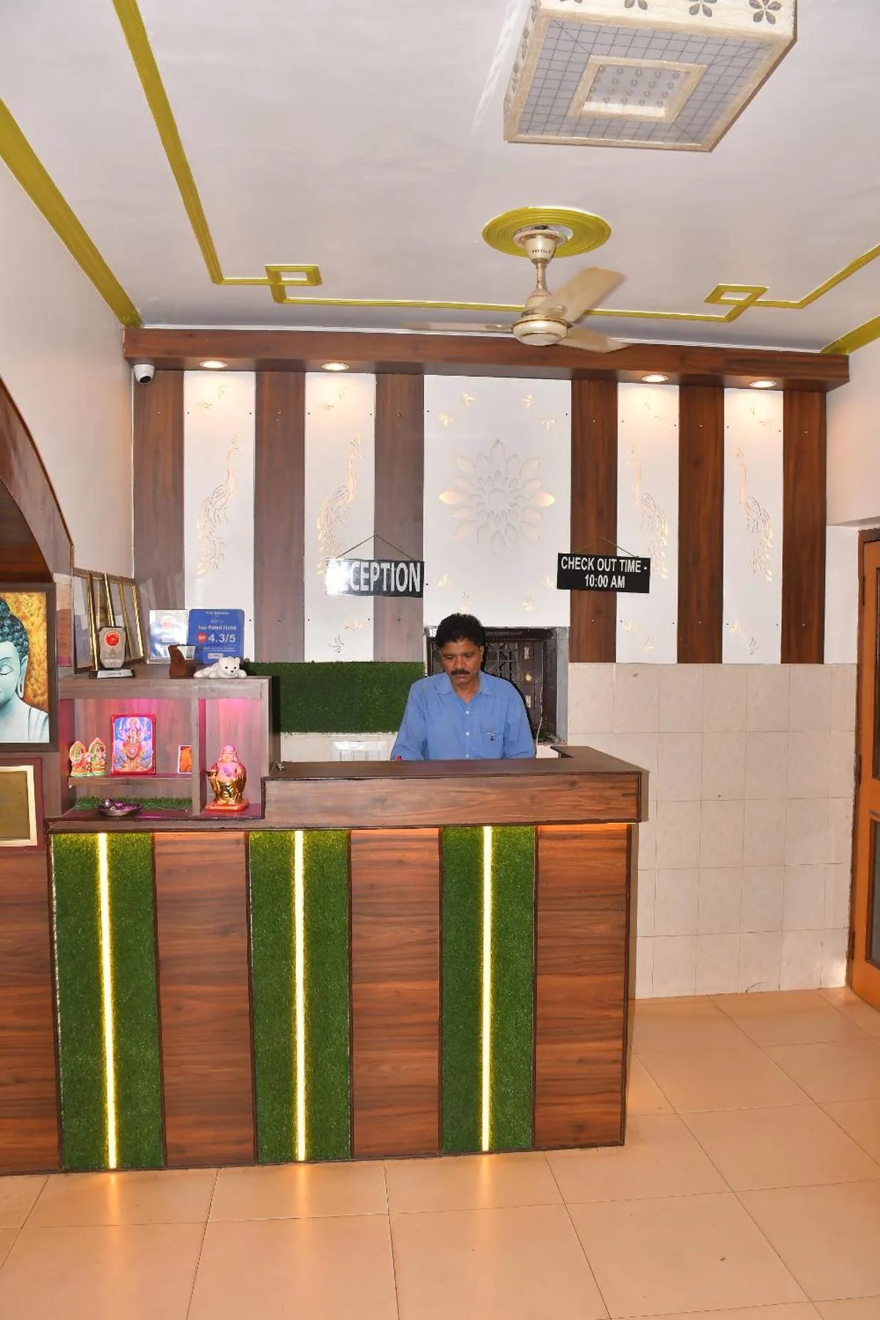 Property building in Hotel Sidhartha Walking Distance From TajMahal