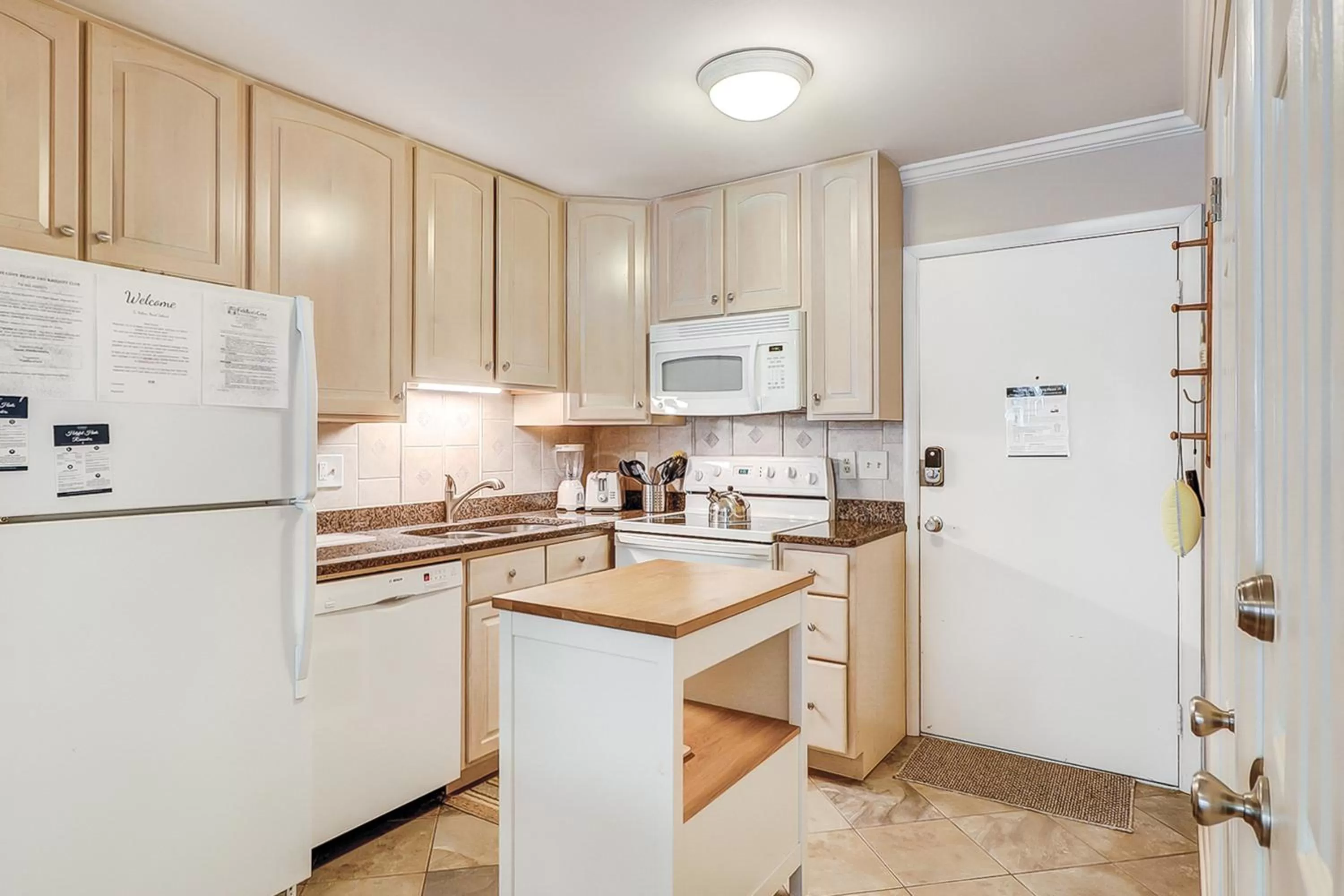 Kitchen/Kitchenette in Fiddlers Cove 22J