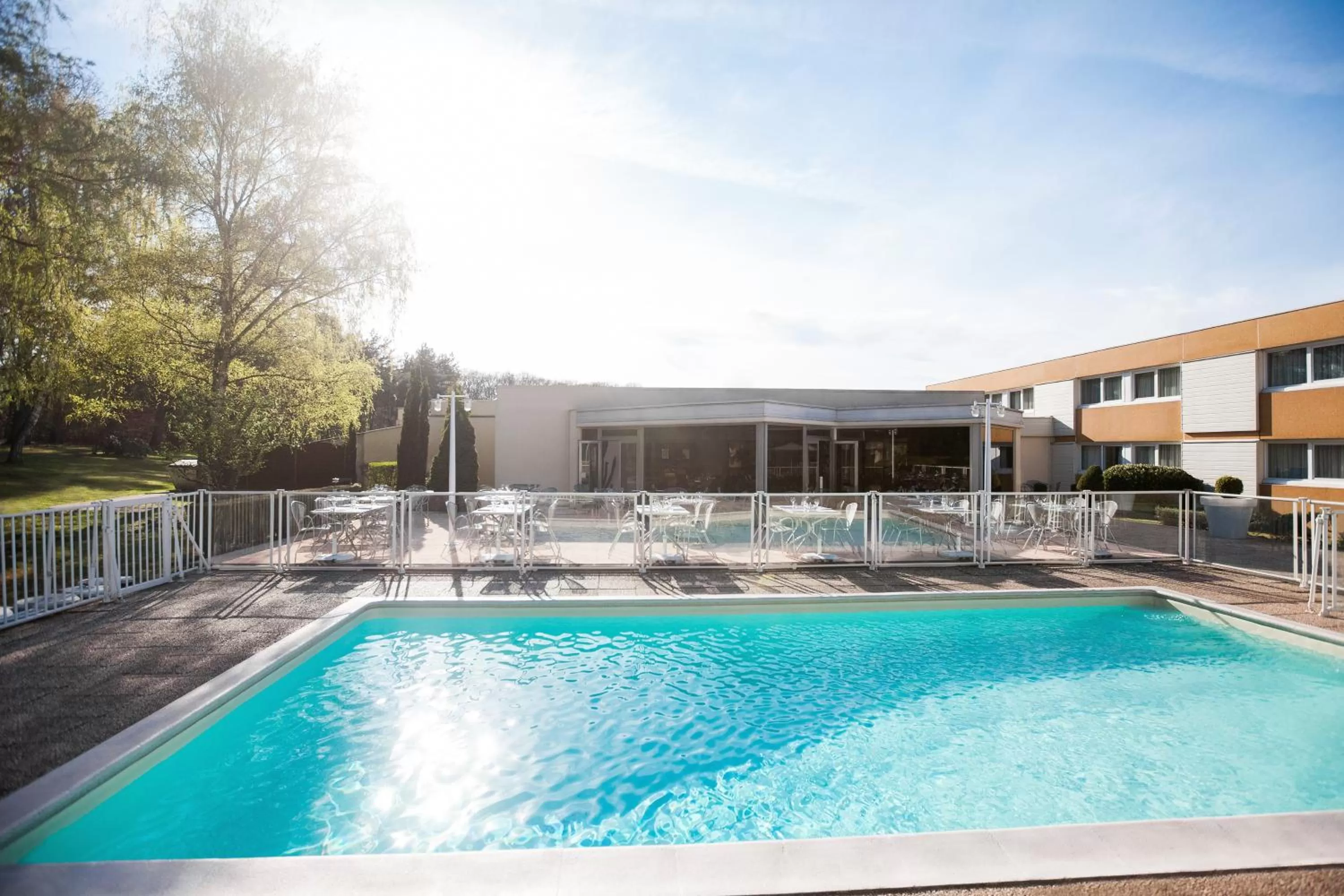 Swimming pool in Novotel Saint Avold